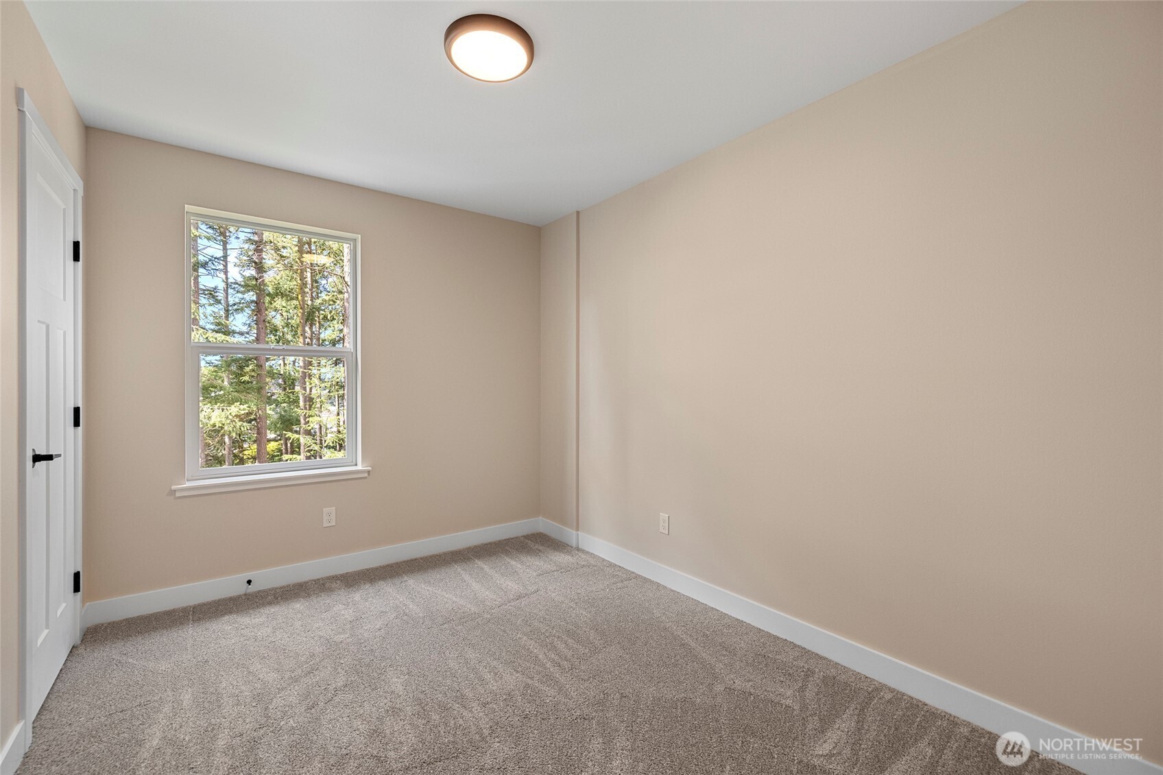 945 NW Heller Street Unit: C1