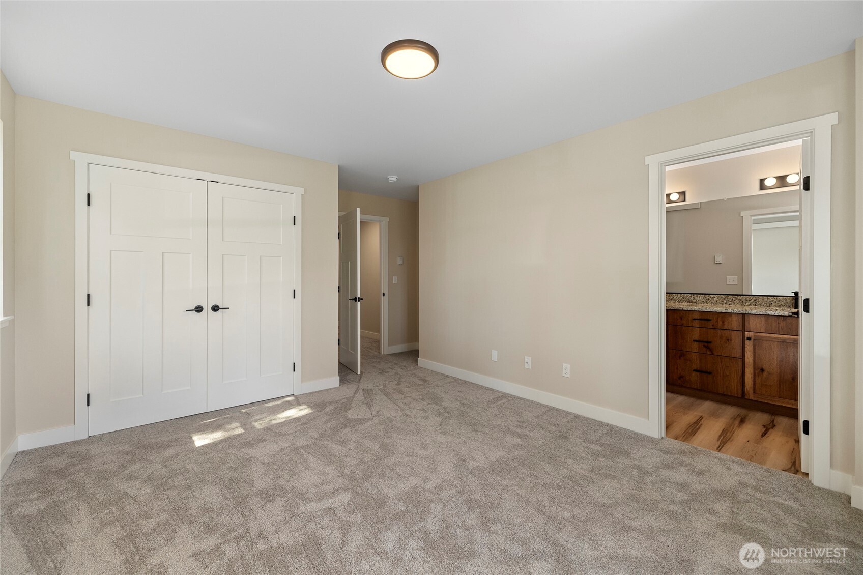 945 NW Heller Street Unit: C1