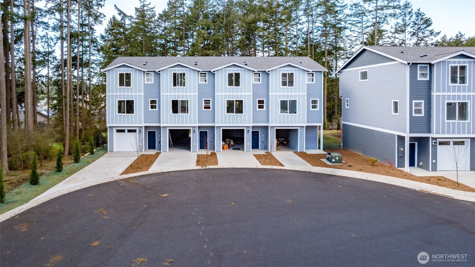 945 NW Heller Street Unit: C1