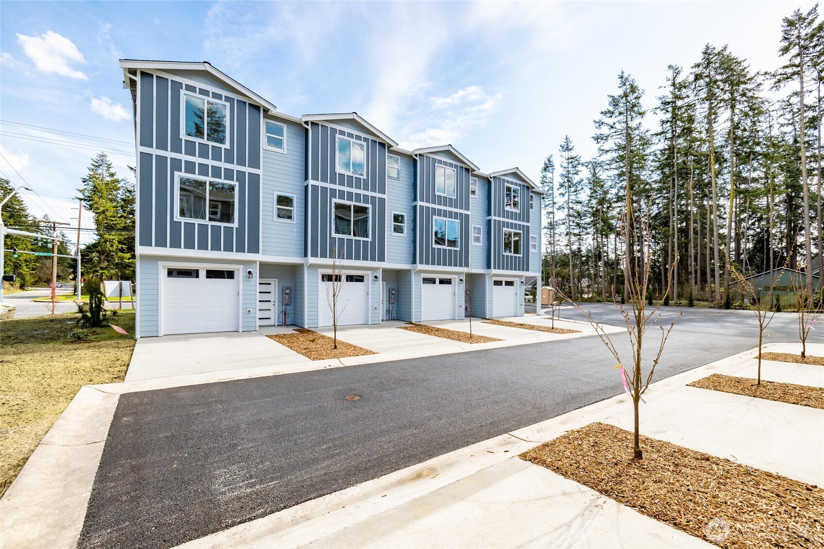 945 NW Heller Street Unit: C1