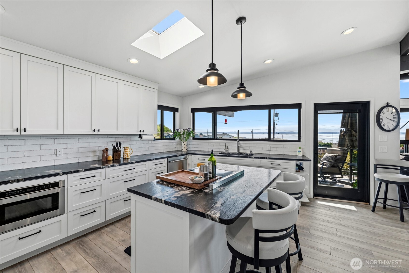 8177 Cultus Dr