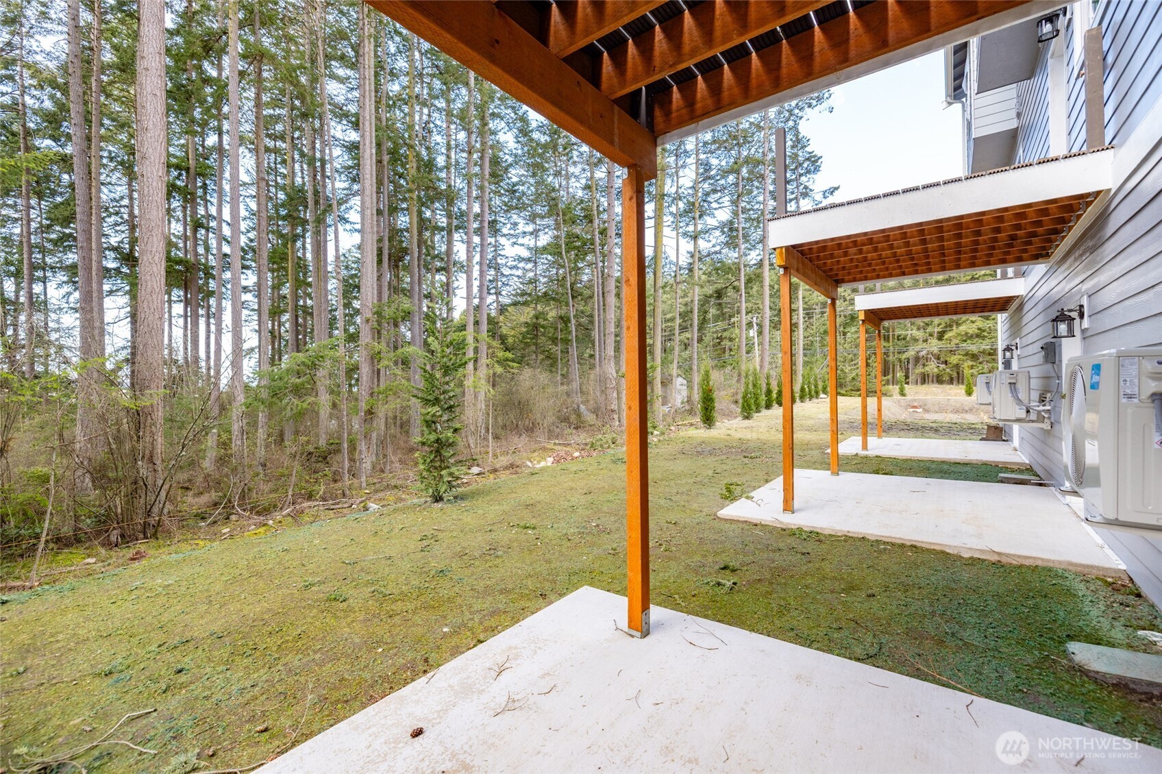 945 NW Heller Street Unit: #C4