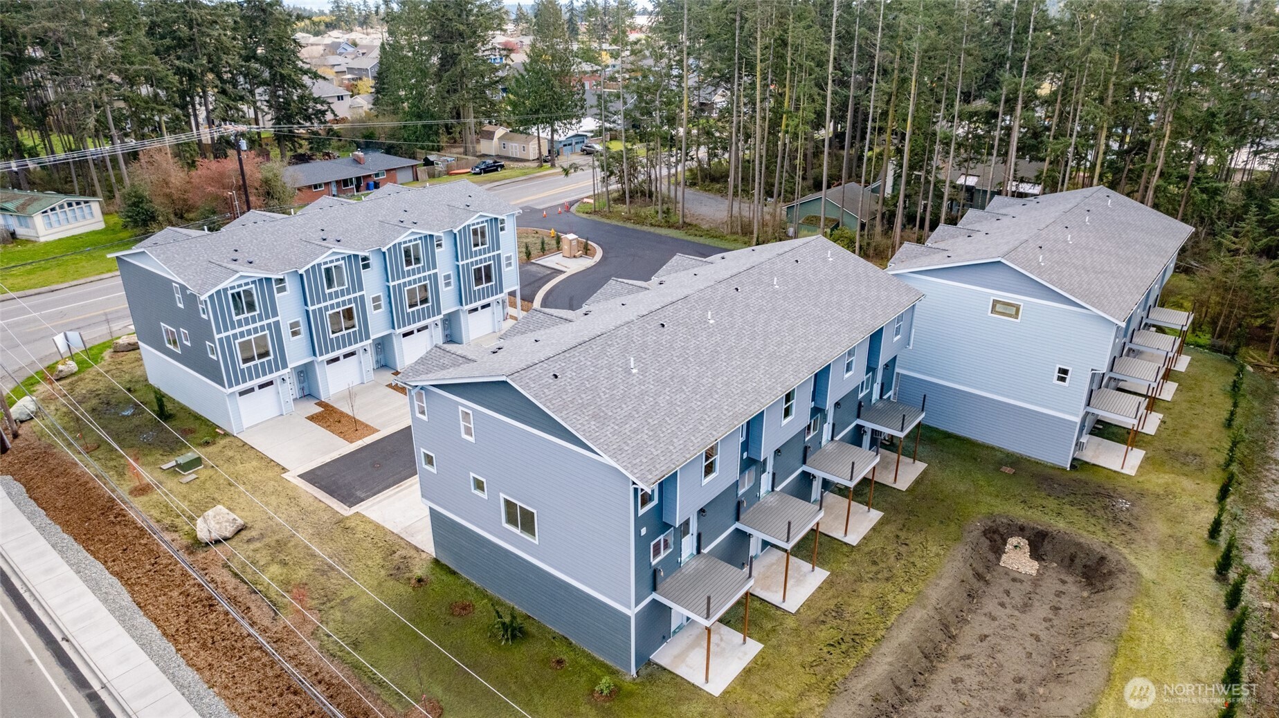 945 NW Heller Street Unit: #C4