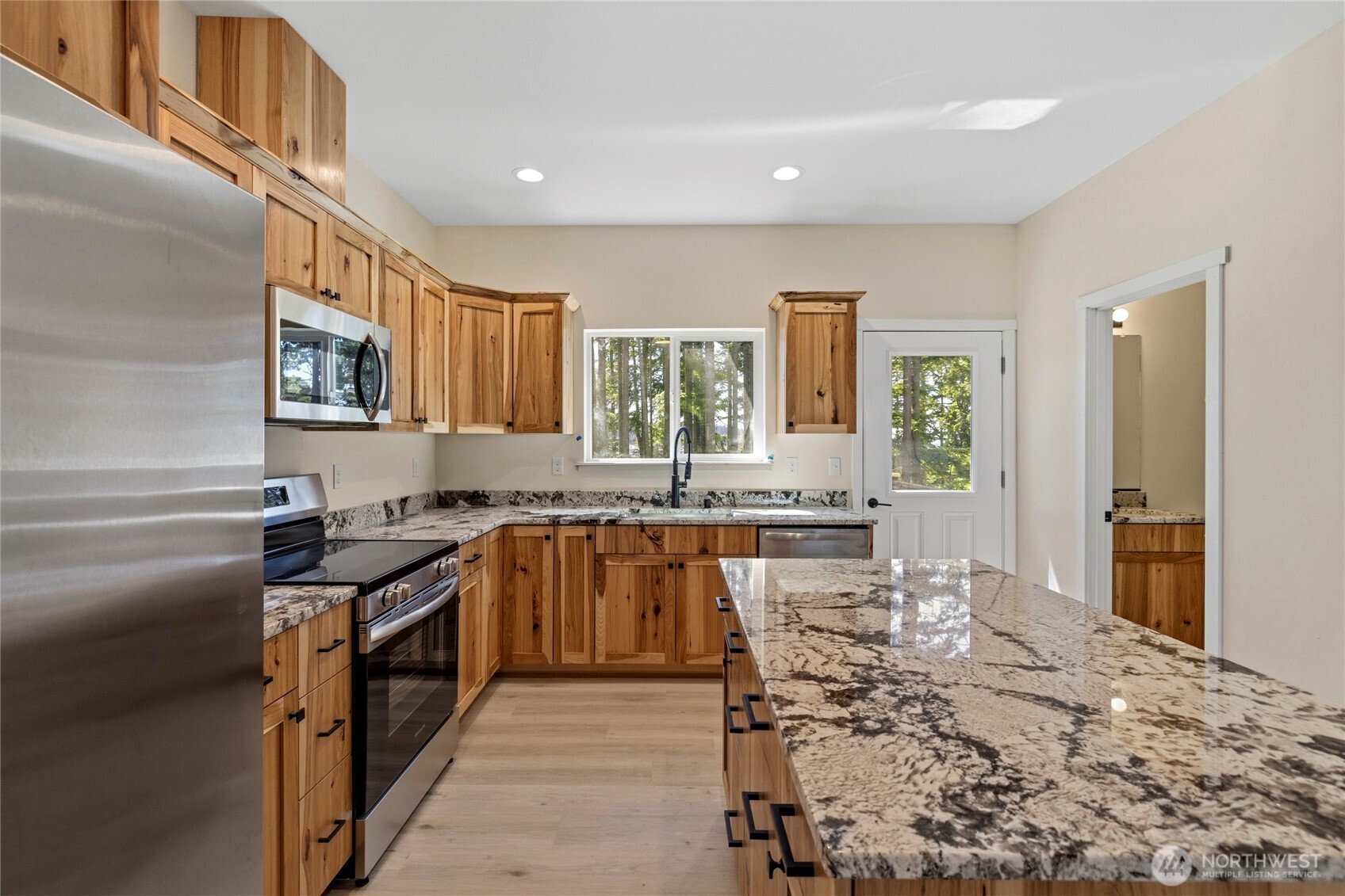 945 NW Heller Street Unit: C3