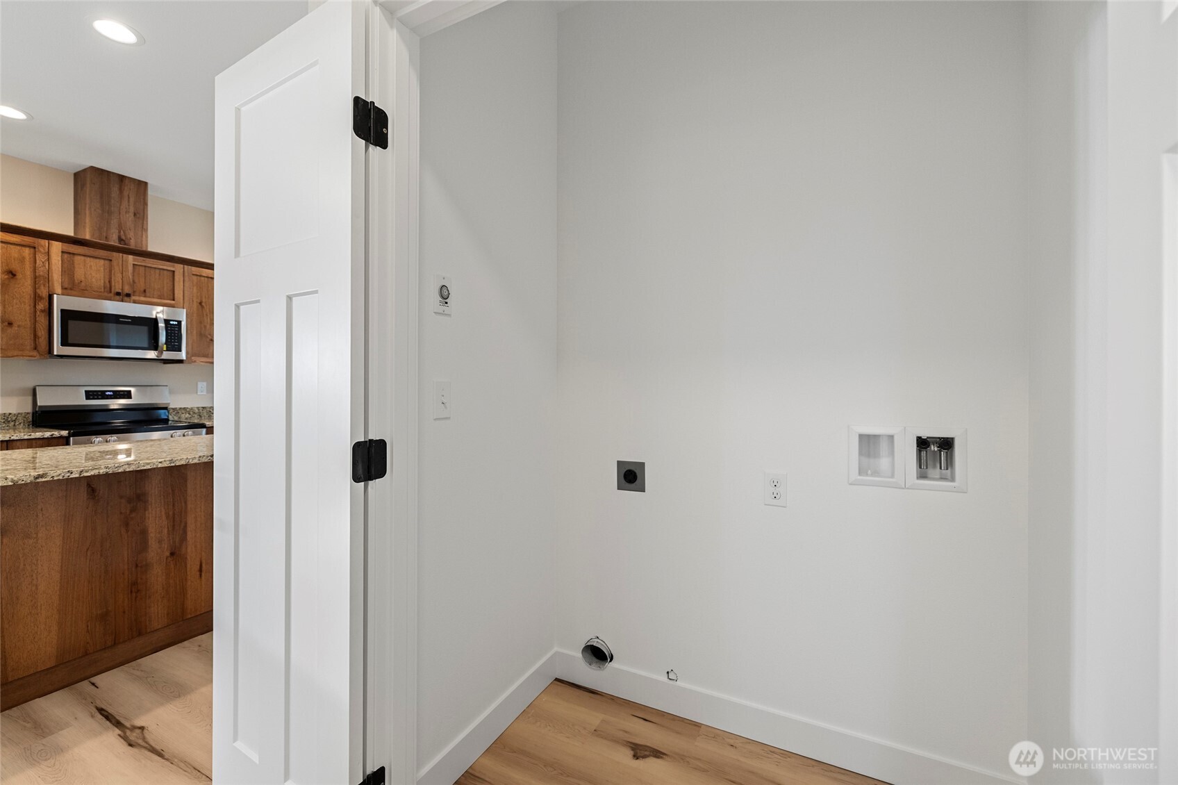 945 NW Heller Street Unit: C3