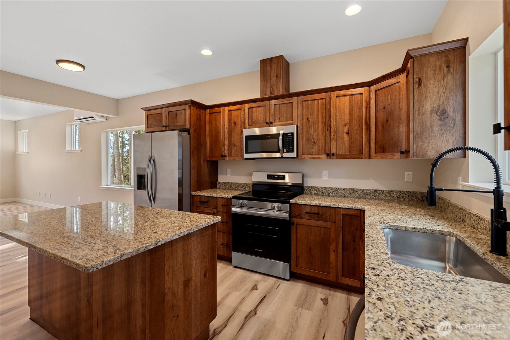 945 NW Heller Street Unit: A2