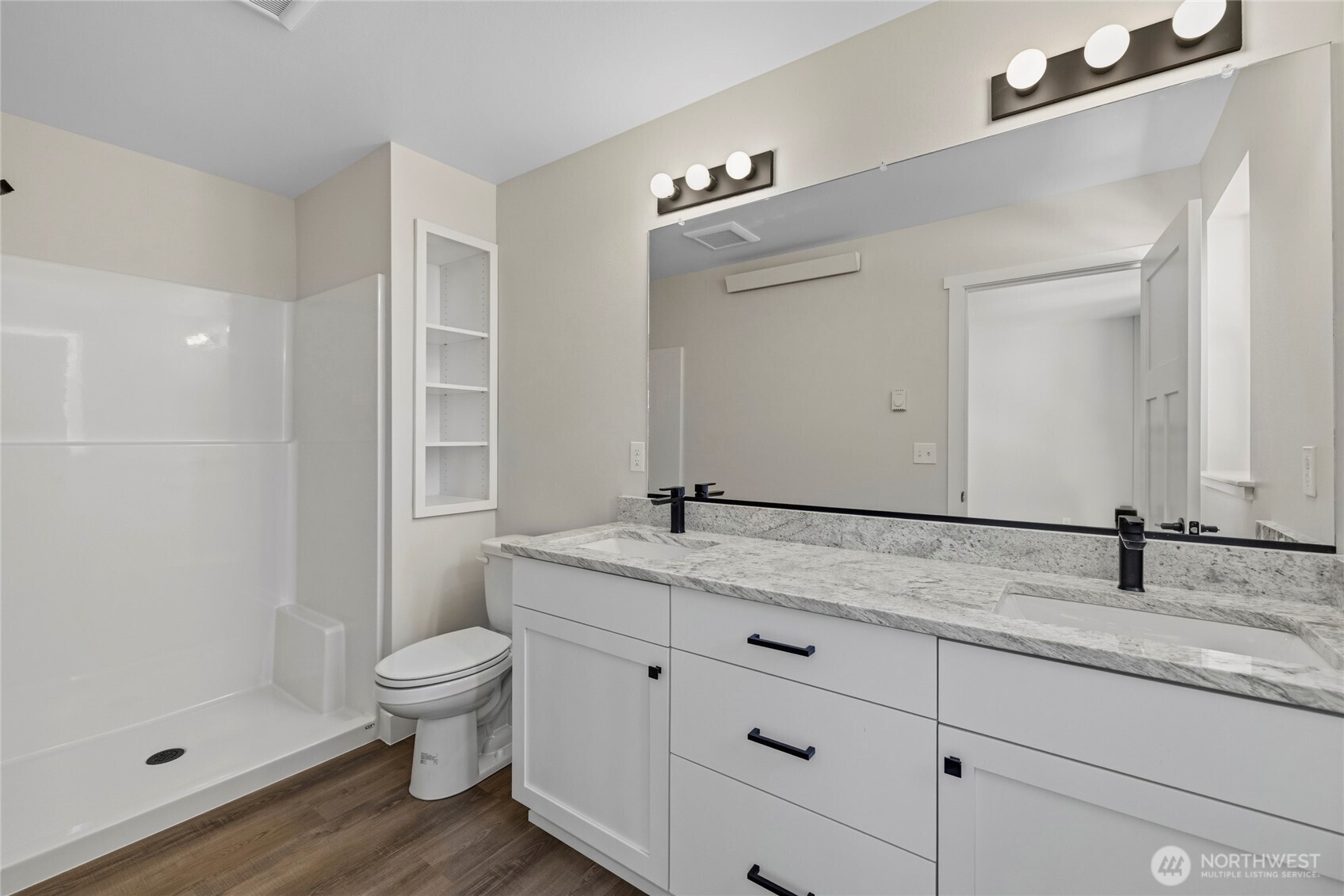 945 NW Heller Street Unit: A1