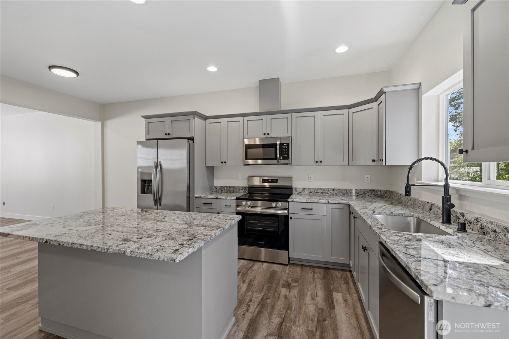 945 NW Heller Street Unit: A1