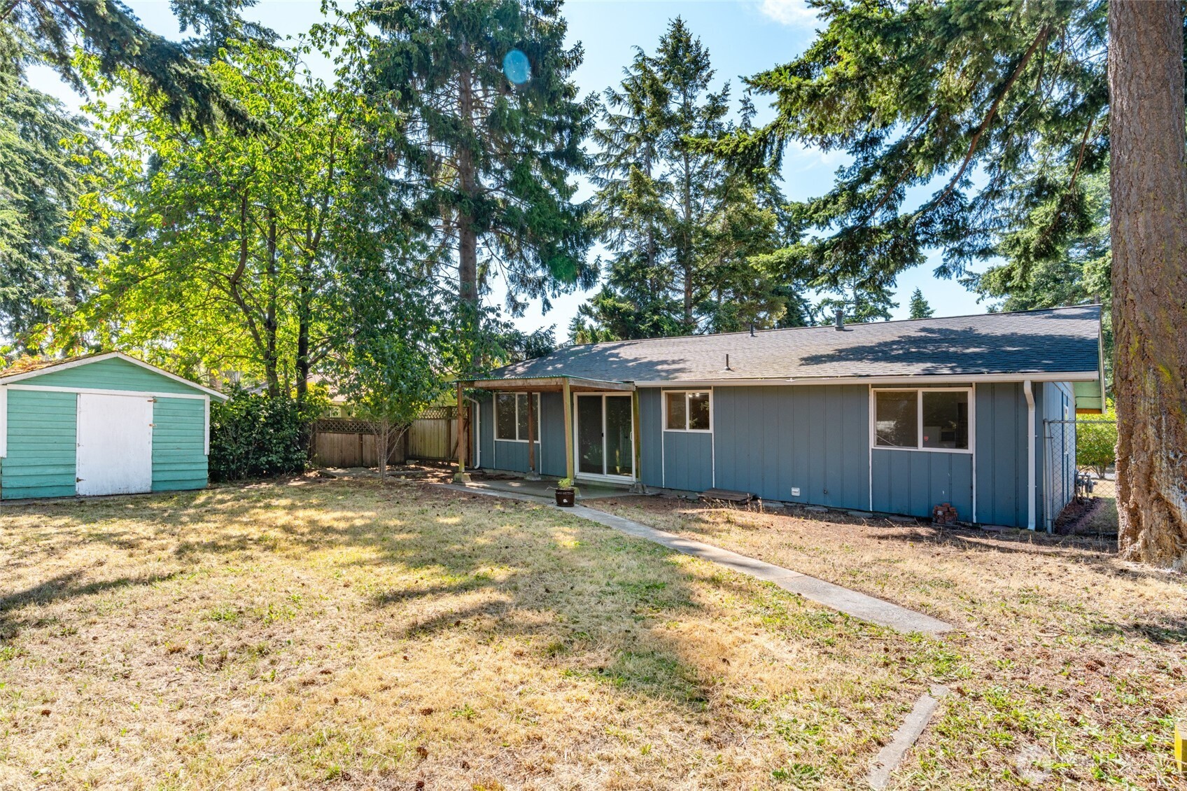 1112 Ridgeway Drive