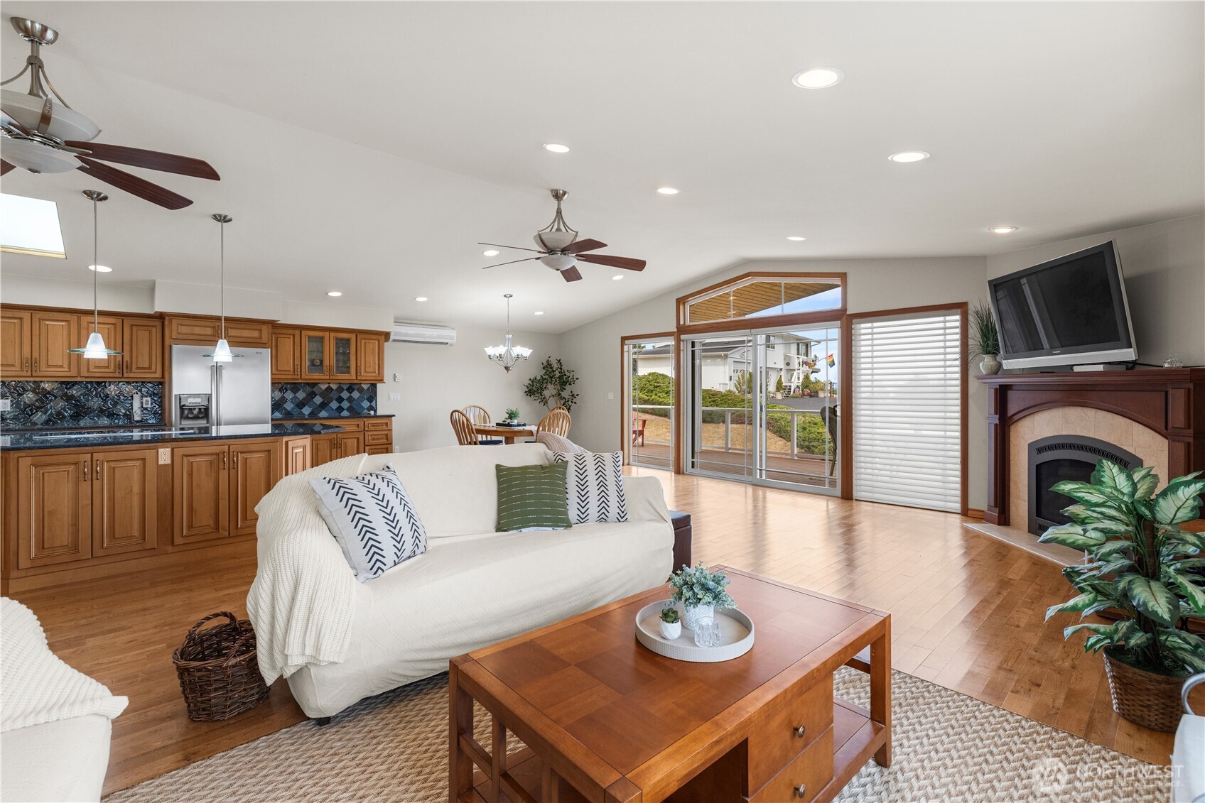 6226 Hinman Drive