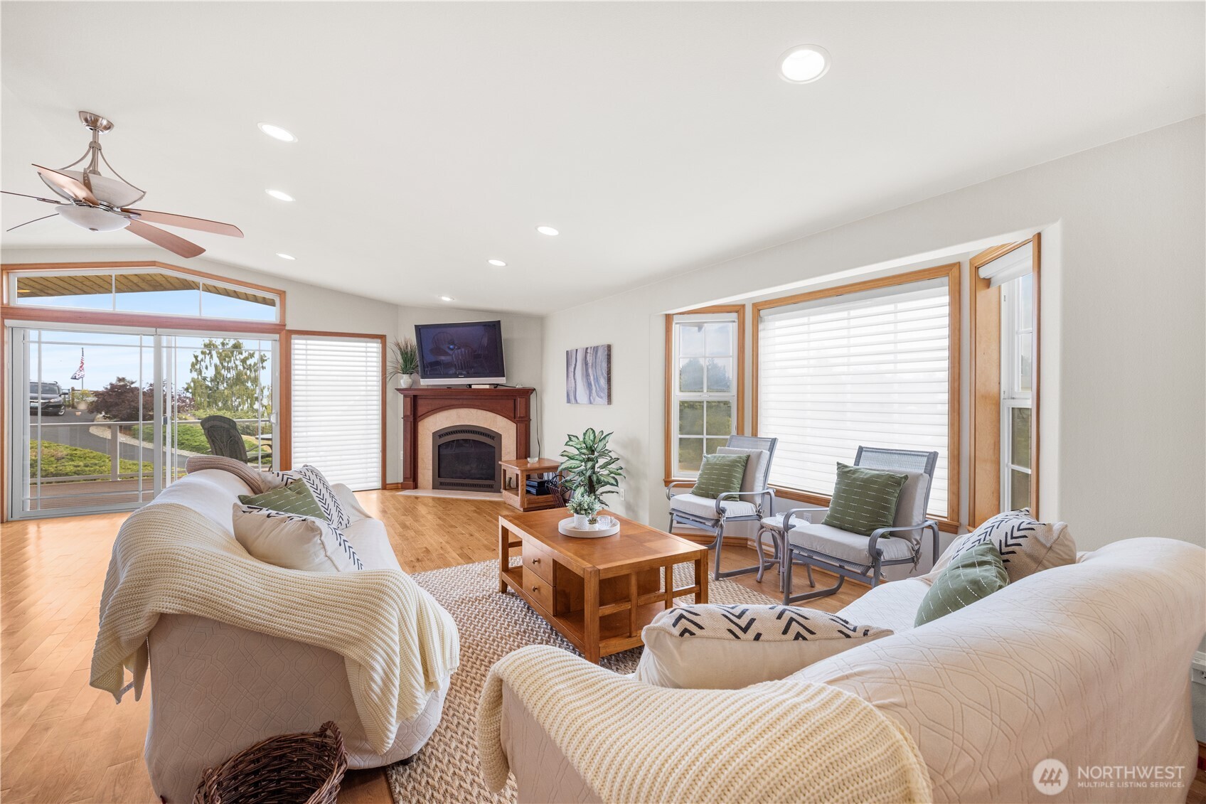 6226 Hinman Drive