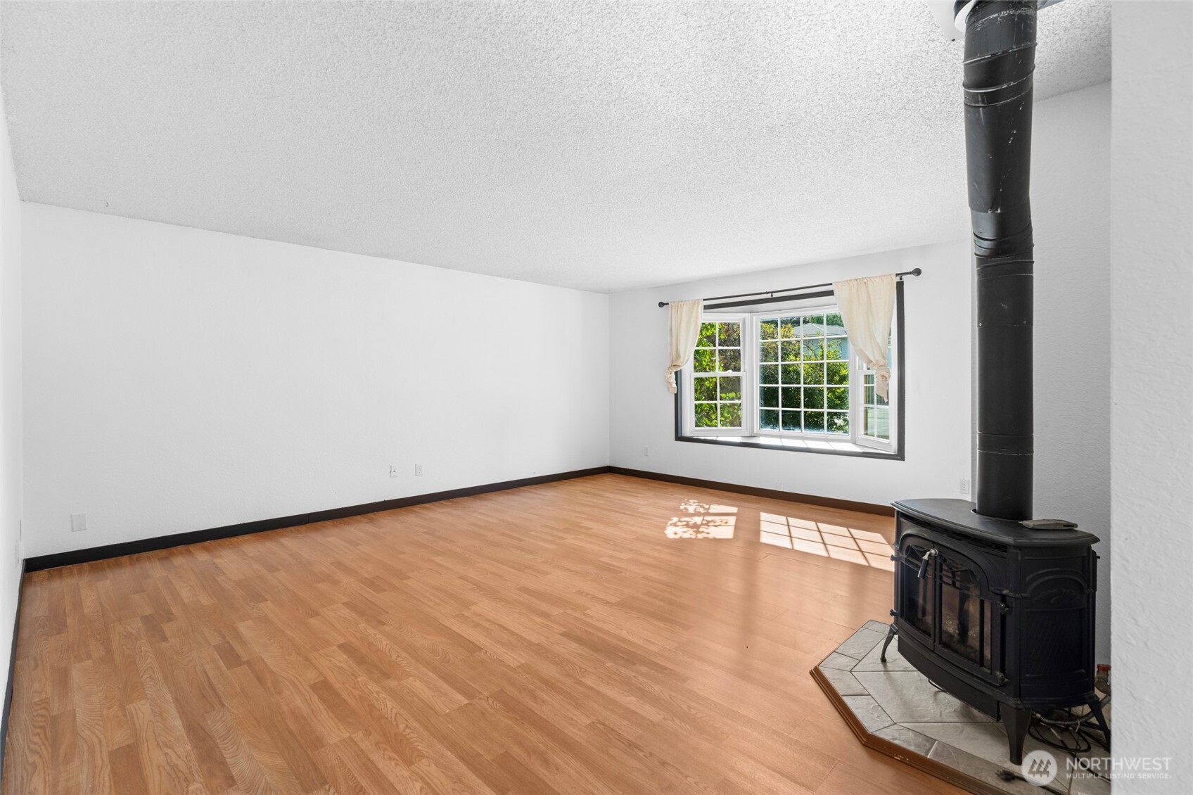 988 Ridgeway Drive