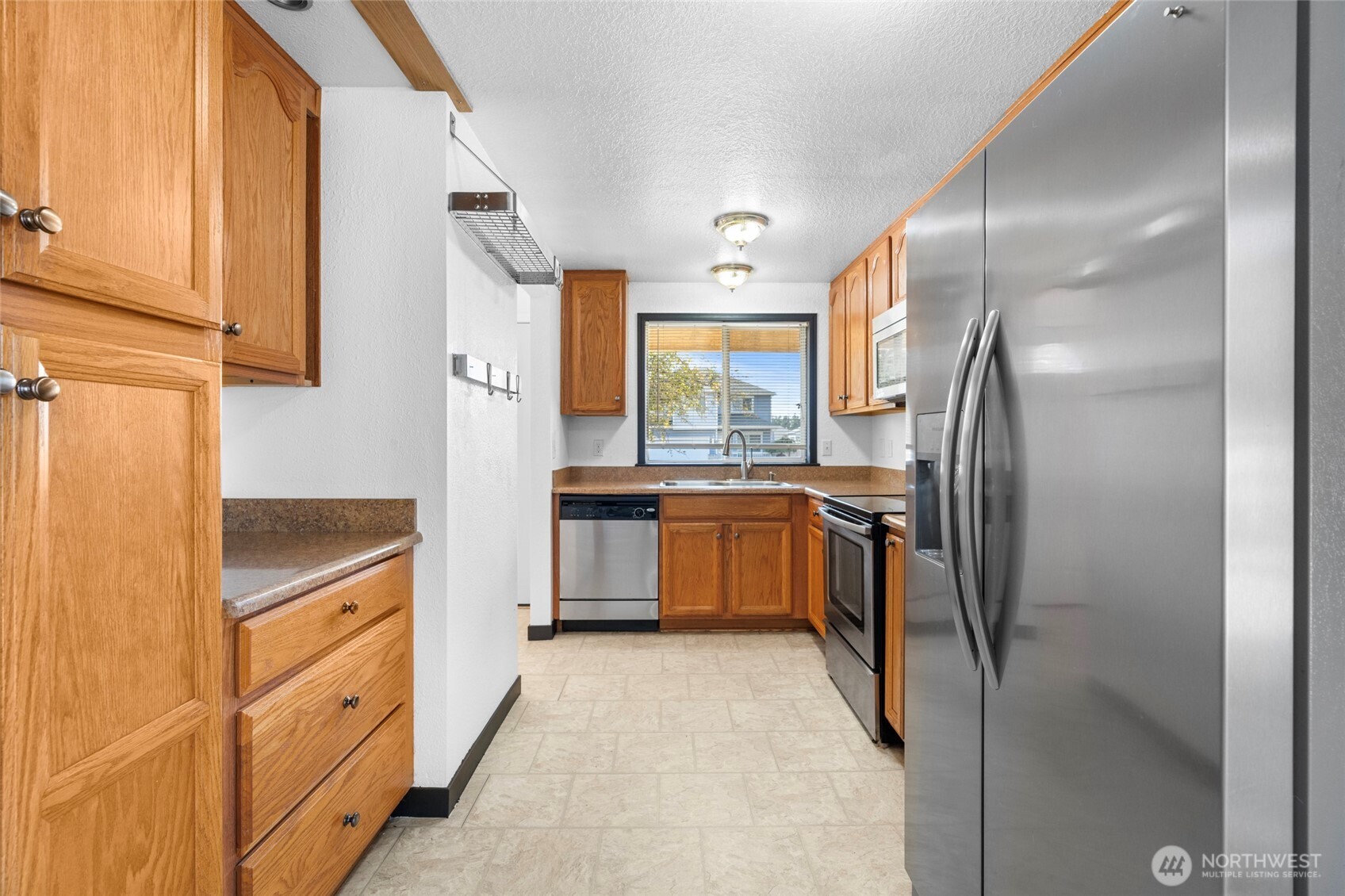988 Ridgeway Drive