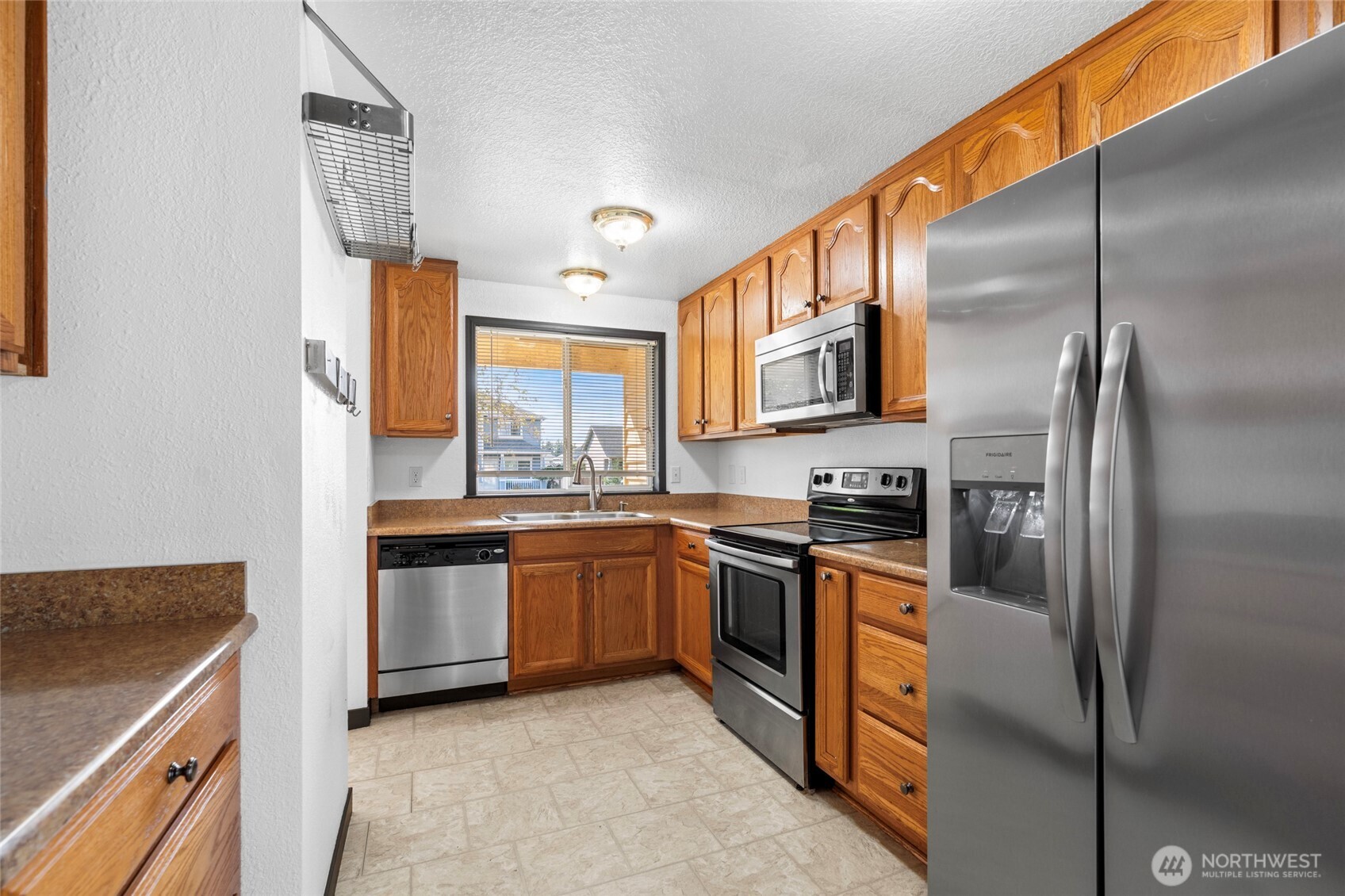 988 Ridgeway Drive