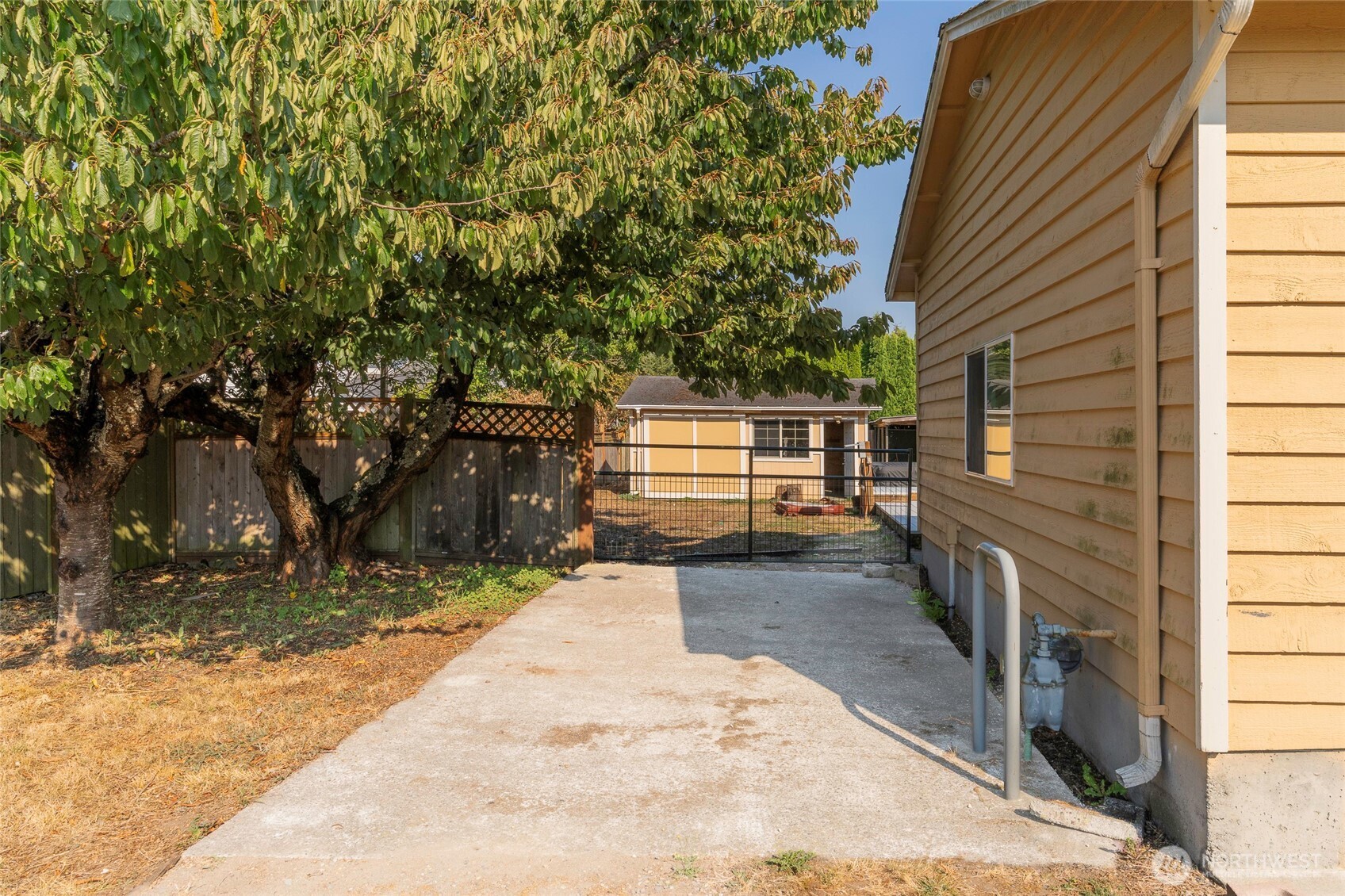 988 Ridgeway Drive