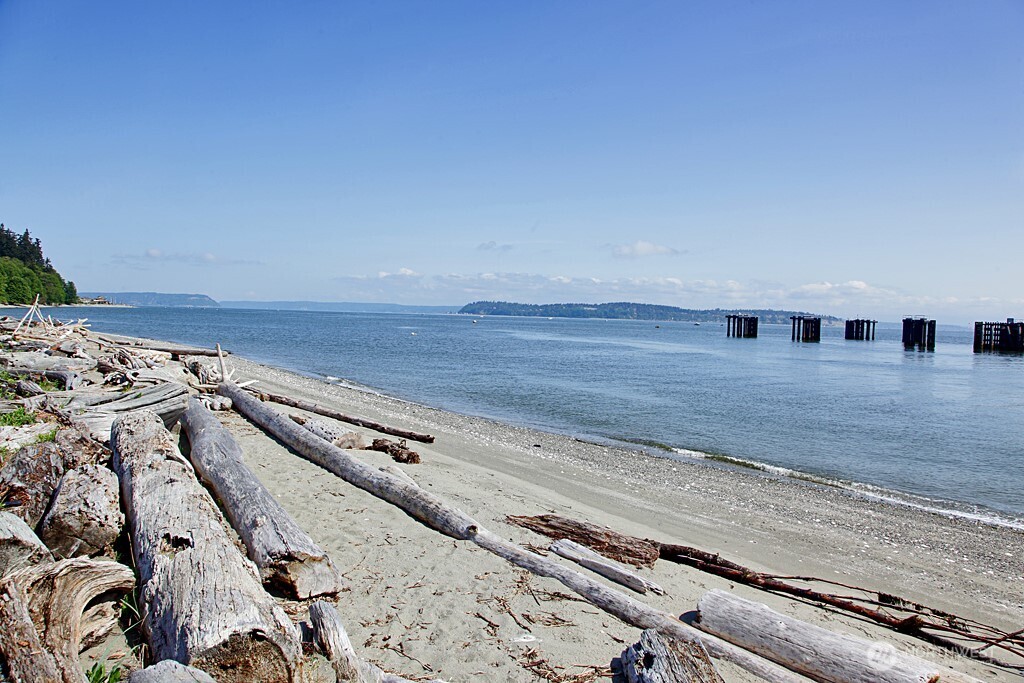 6598 Columbia Beach Dr.