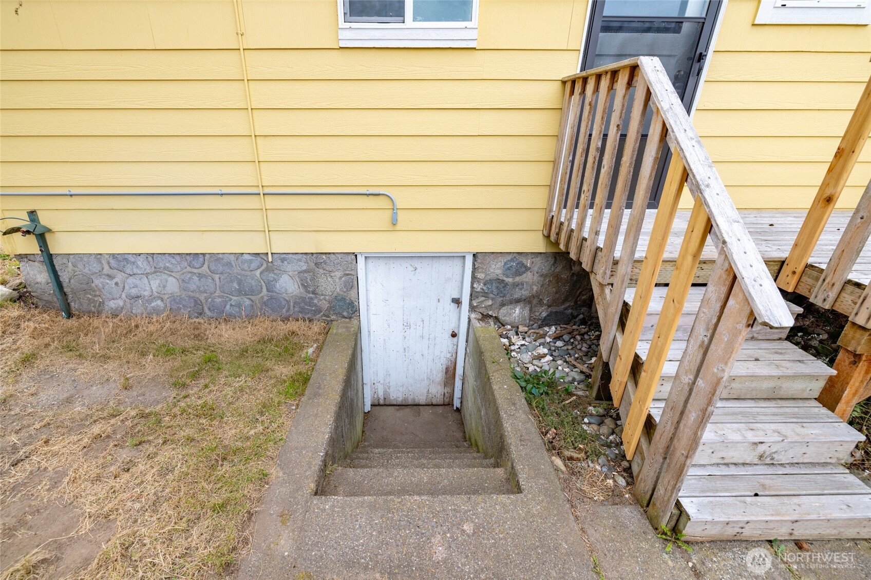 1442 E Whidbey Avenue