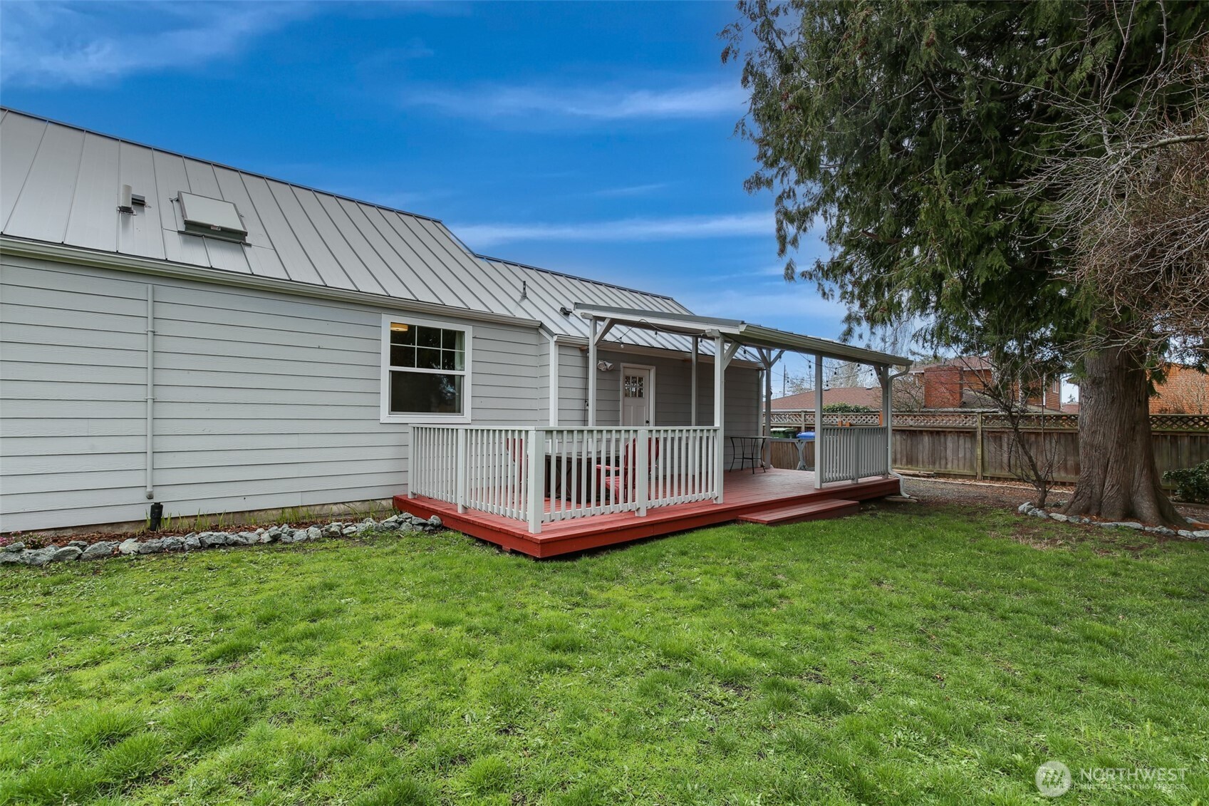 950 SE 4th Avenue