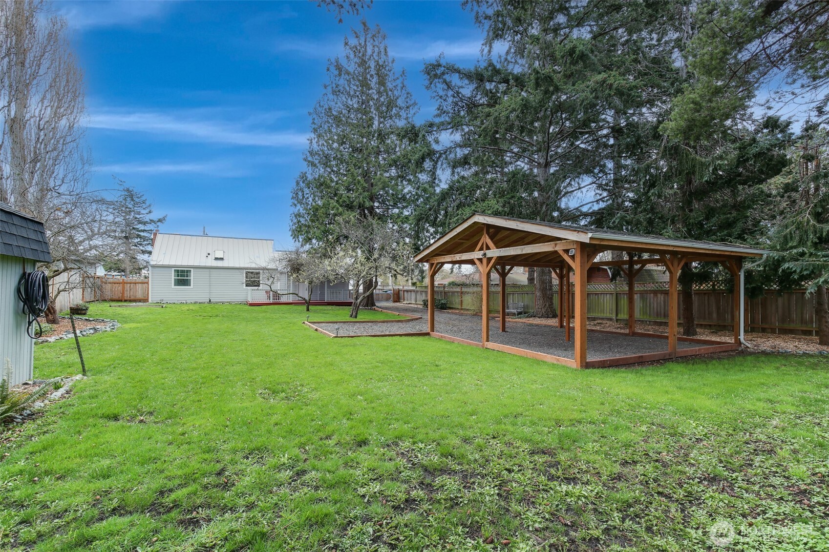 950 SE 4th Avenue