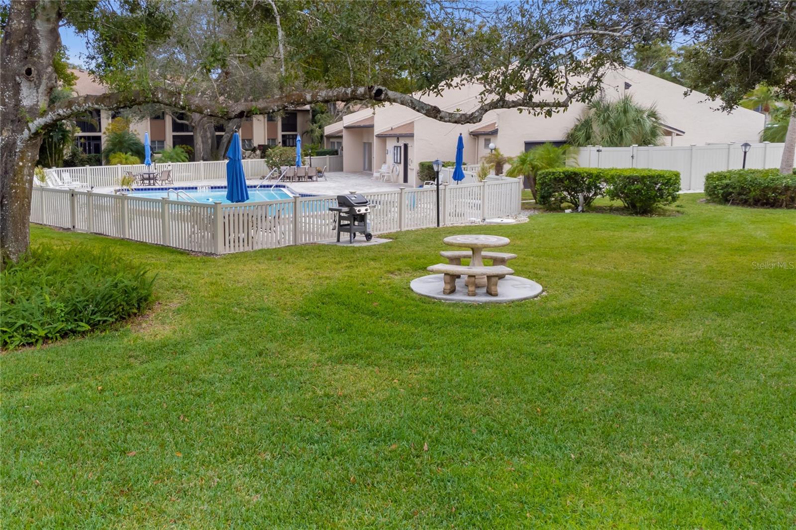 2644 CLUBHOUSE DR #101