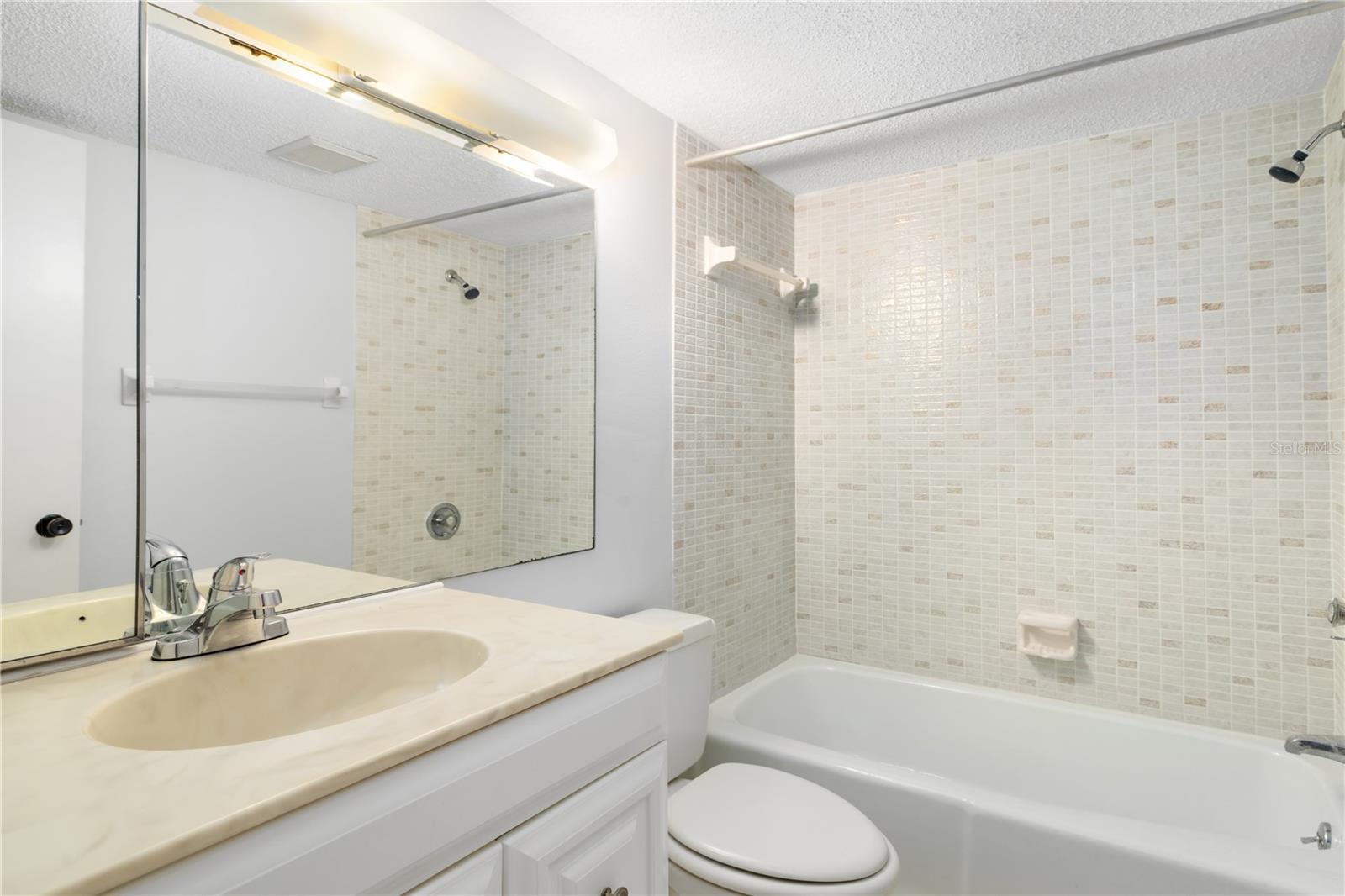 2644 CLUBHOUSE DR #101