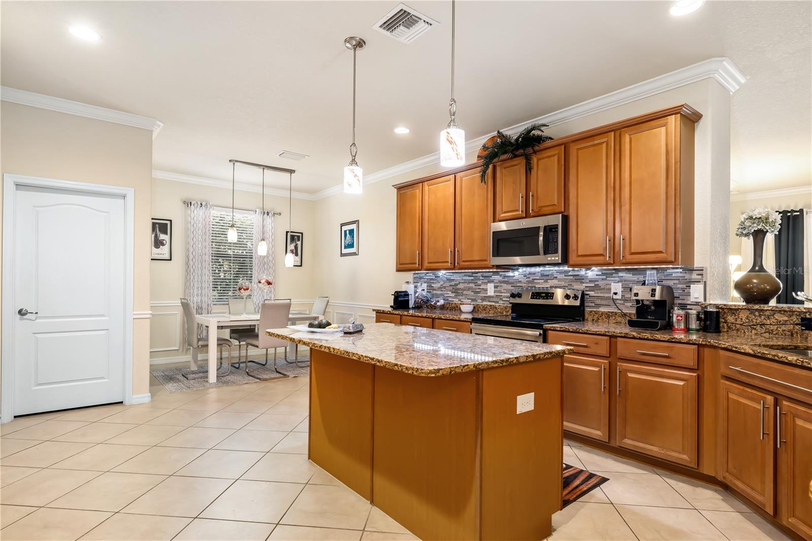 6720 WILD LAKE TER