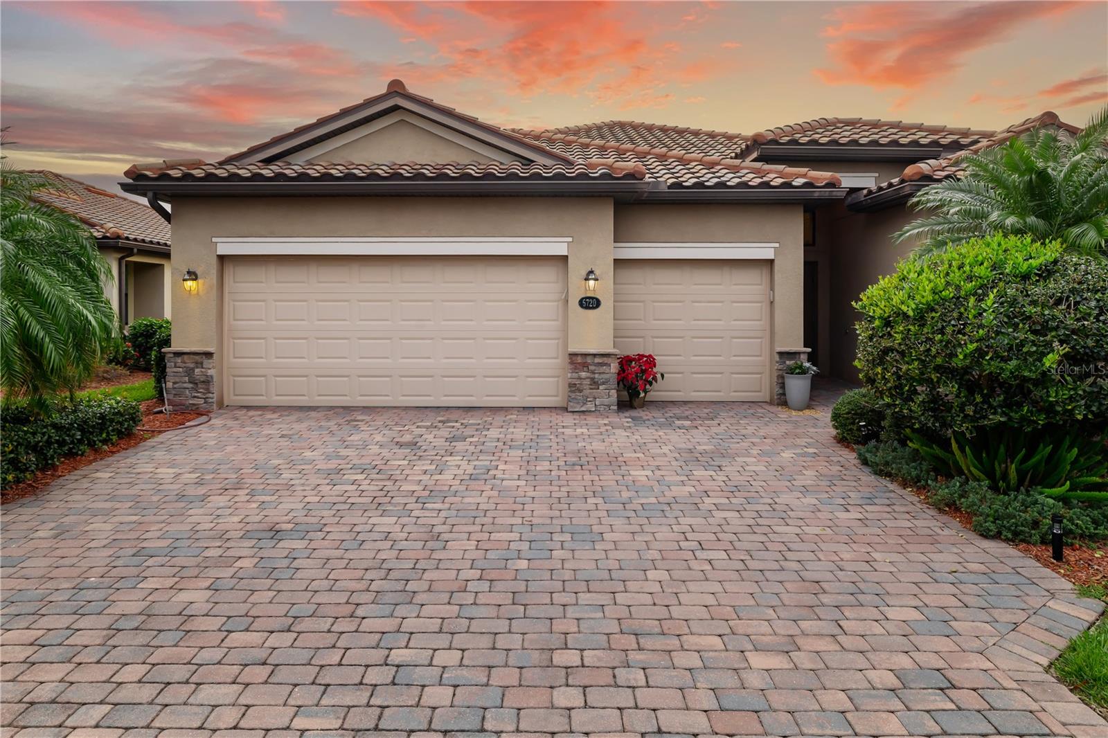 6720 WILD LAKE TER