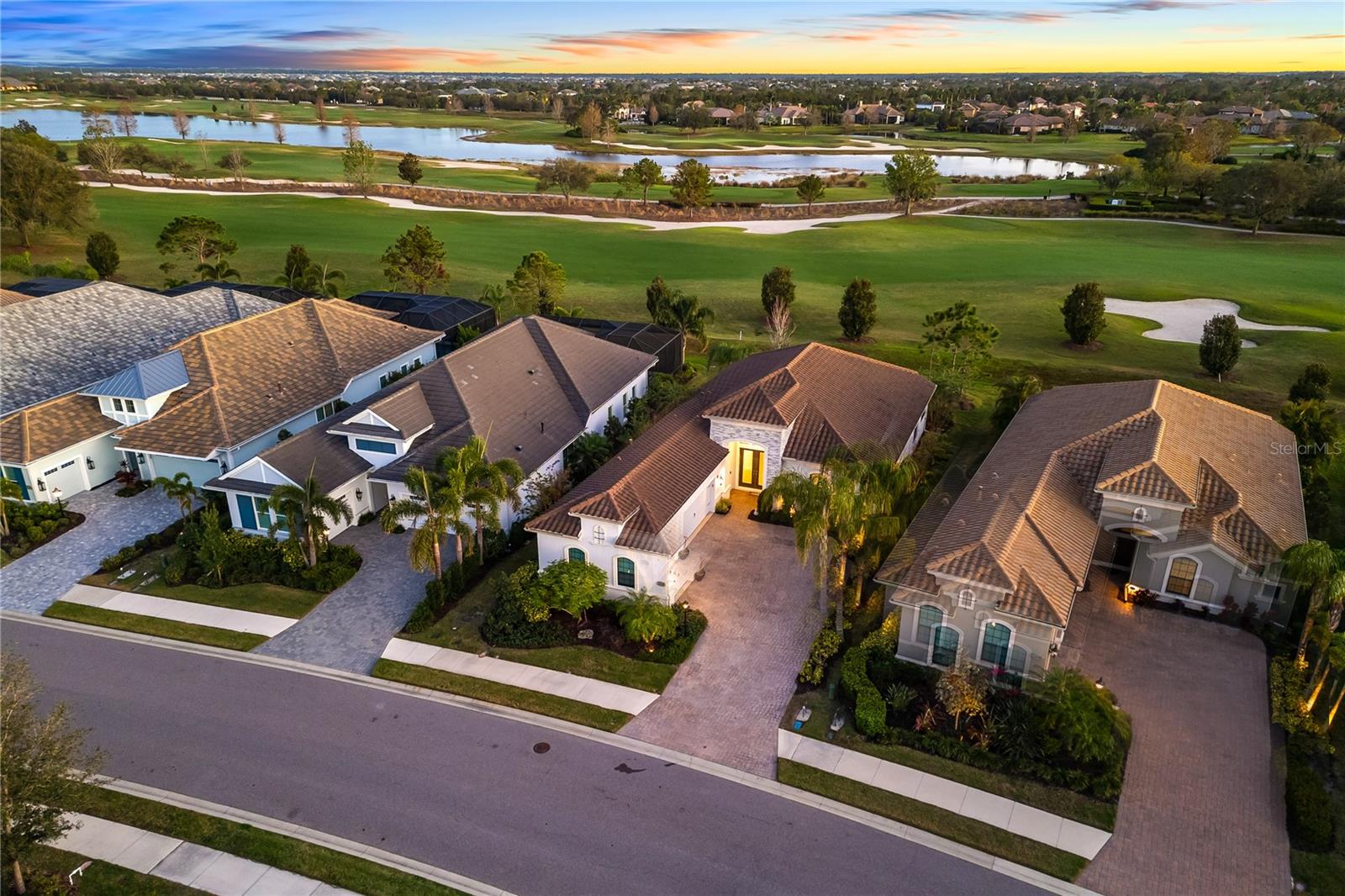 15520 CASTLE PARK TER