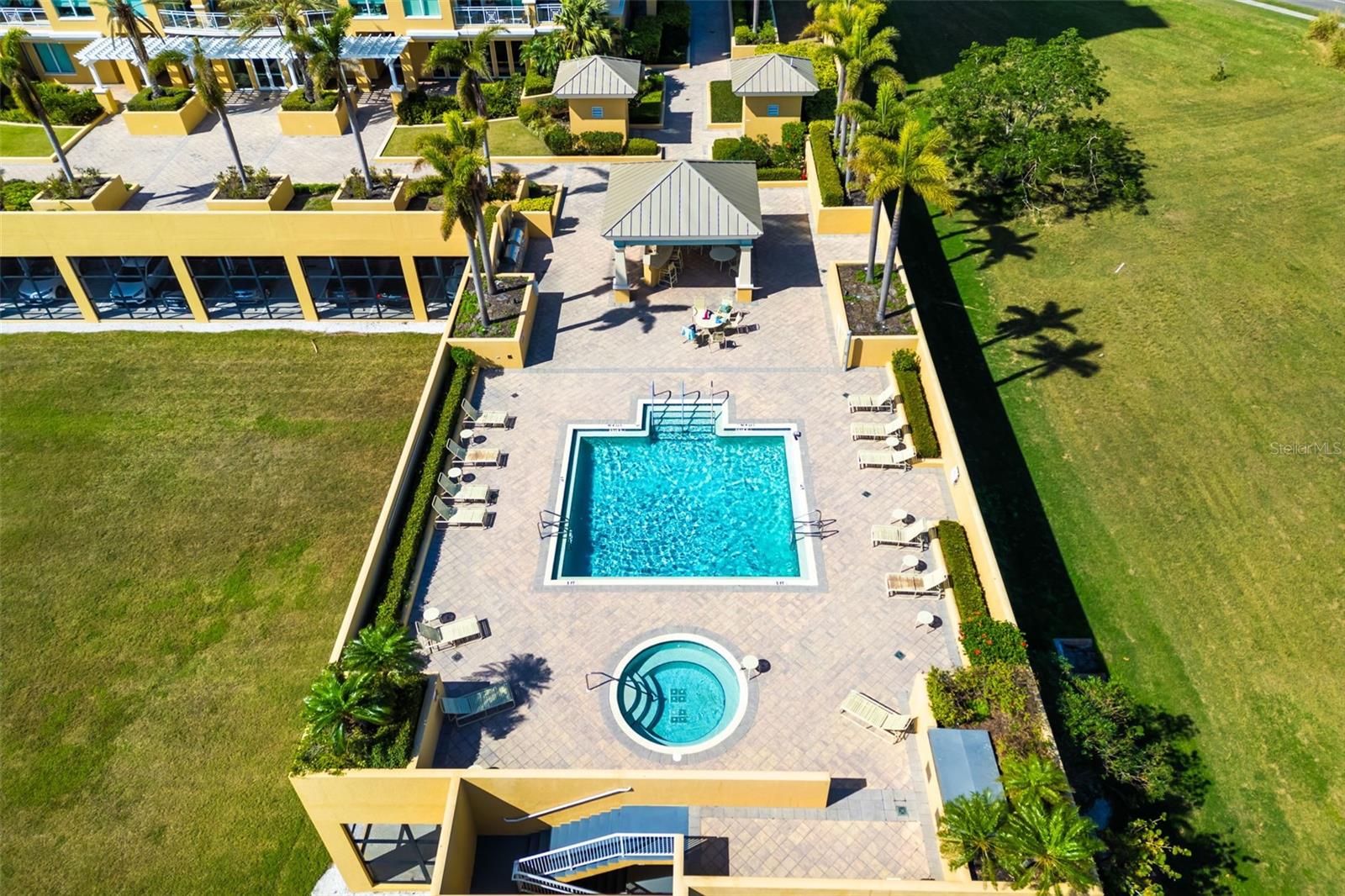 130 RIVIERA DUNES WAY #902