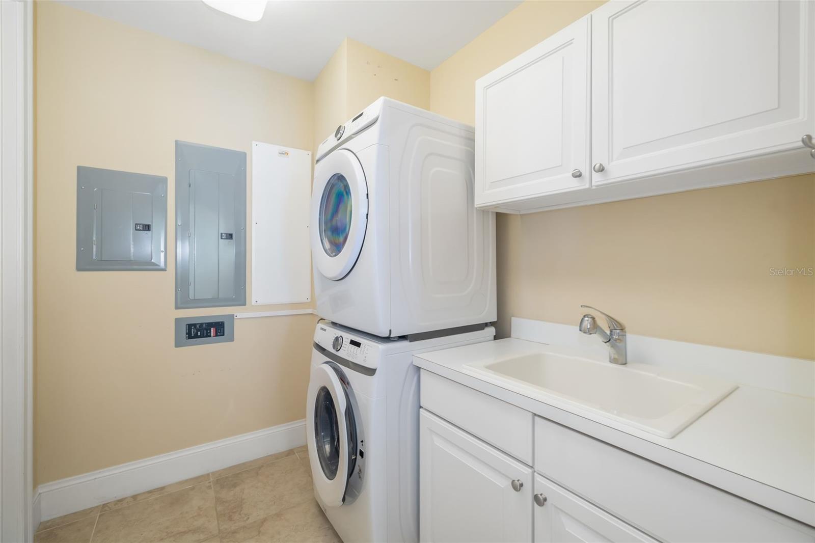 130 RIVIERA DUNES WAY #902