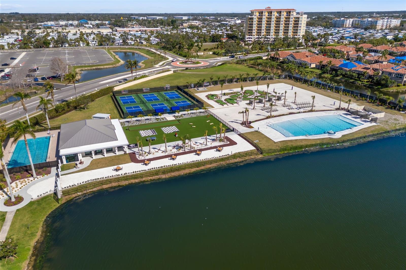 130 RIVIERA DUNES WAY #902