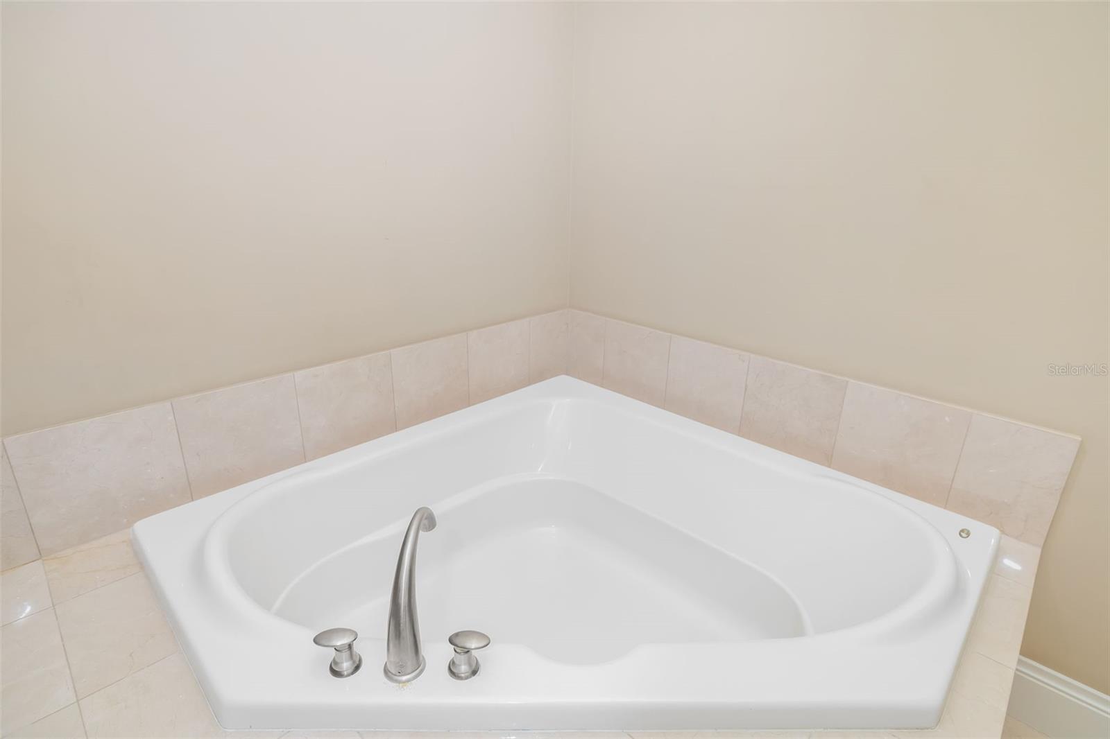 130 RIVIERA DUNES WAY #902