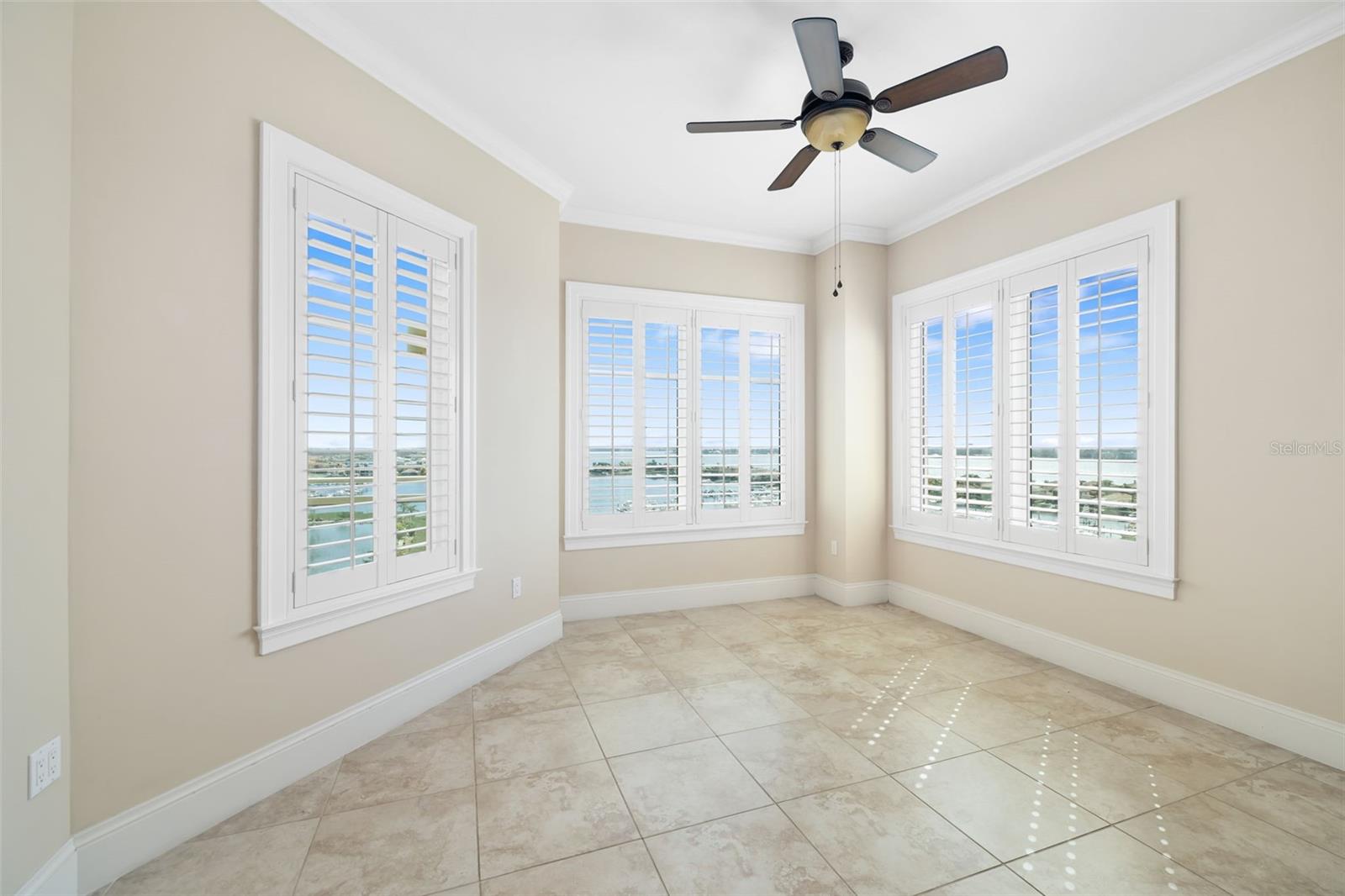 130 RIVIERA DUNES WAY #902