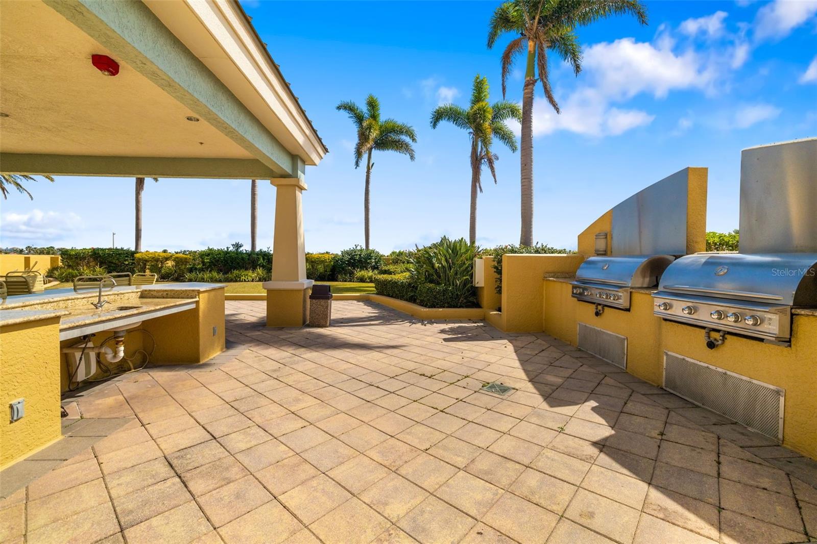 130 RIVIERA DUNES WAY #902