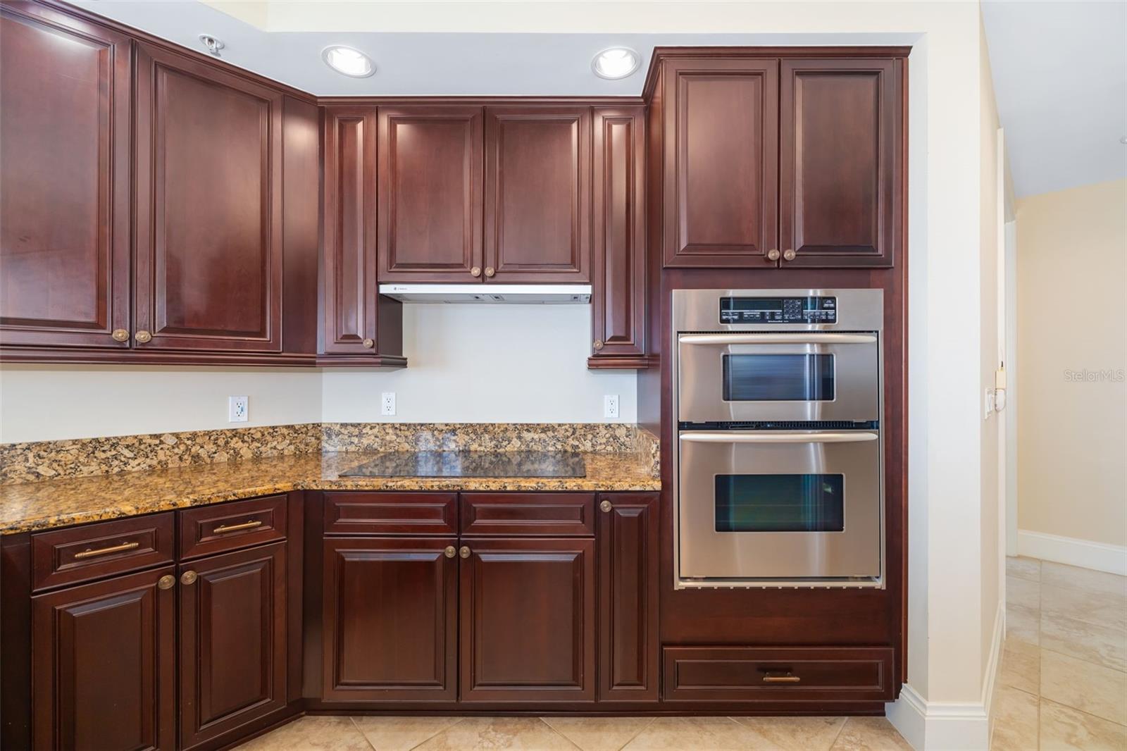 130 RIVIERA DUNES WAY #902