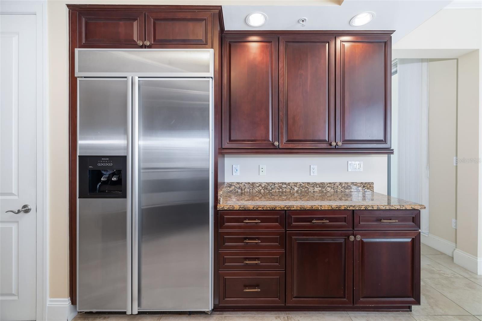 130 RIVIERA DUNES WAY #902