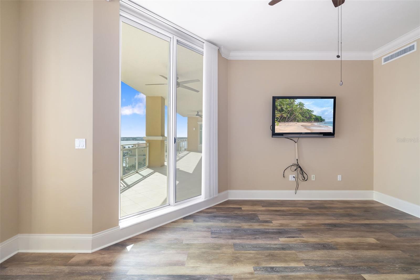 130 RIVIERA DUNES WAY #902