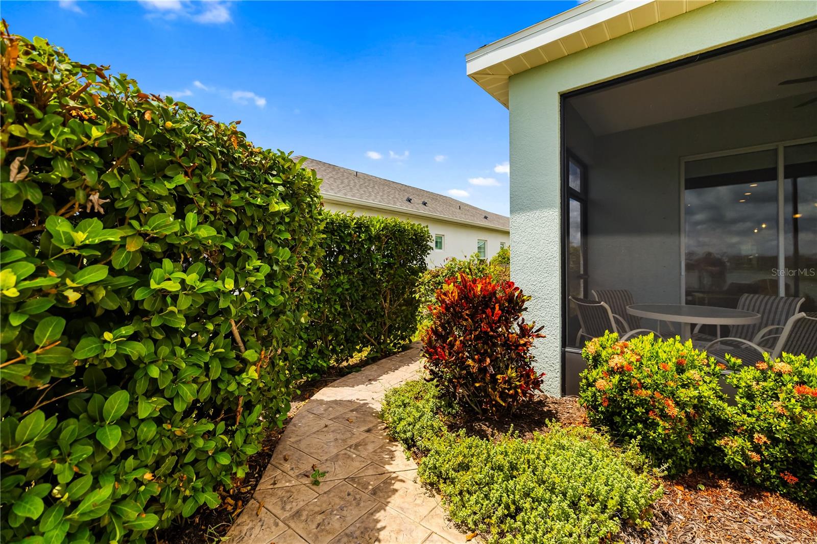 4716 FOXTAIL DR