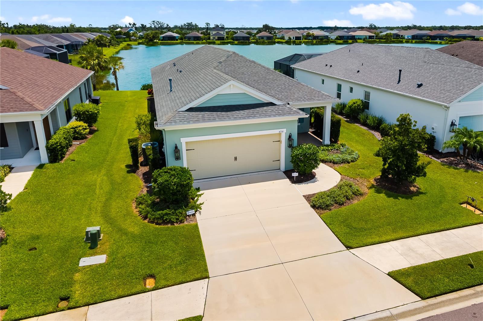 4716 FOXTAIL DR