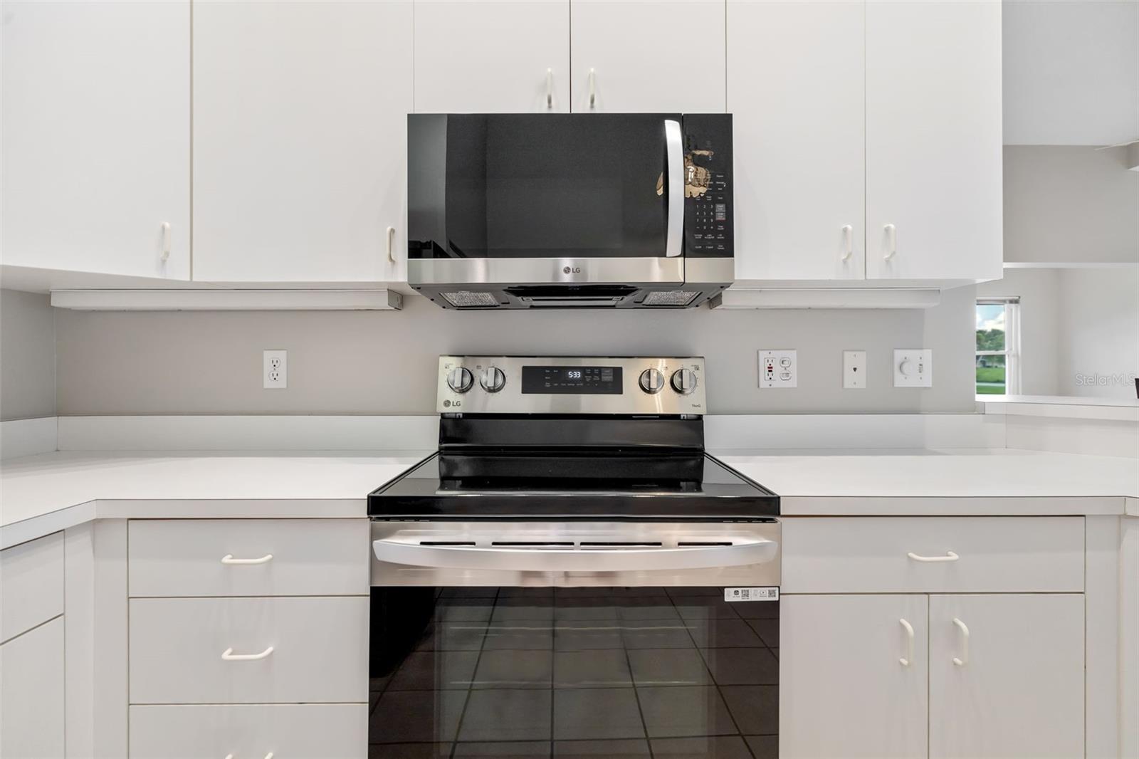 2608 EDGEWATER CT