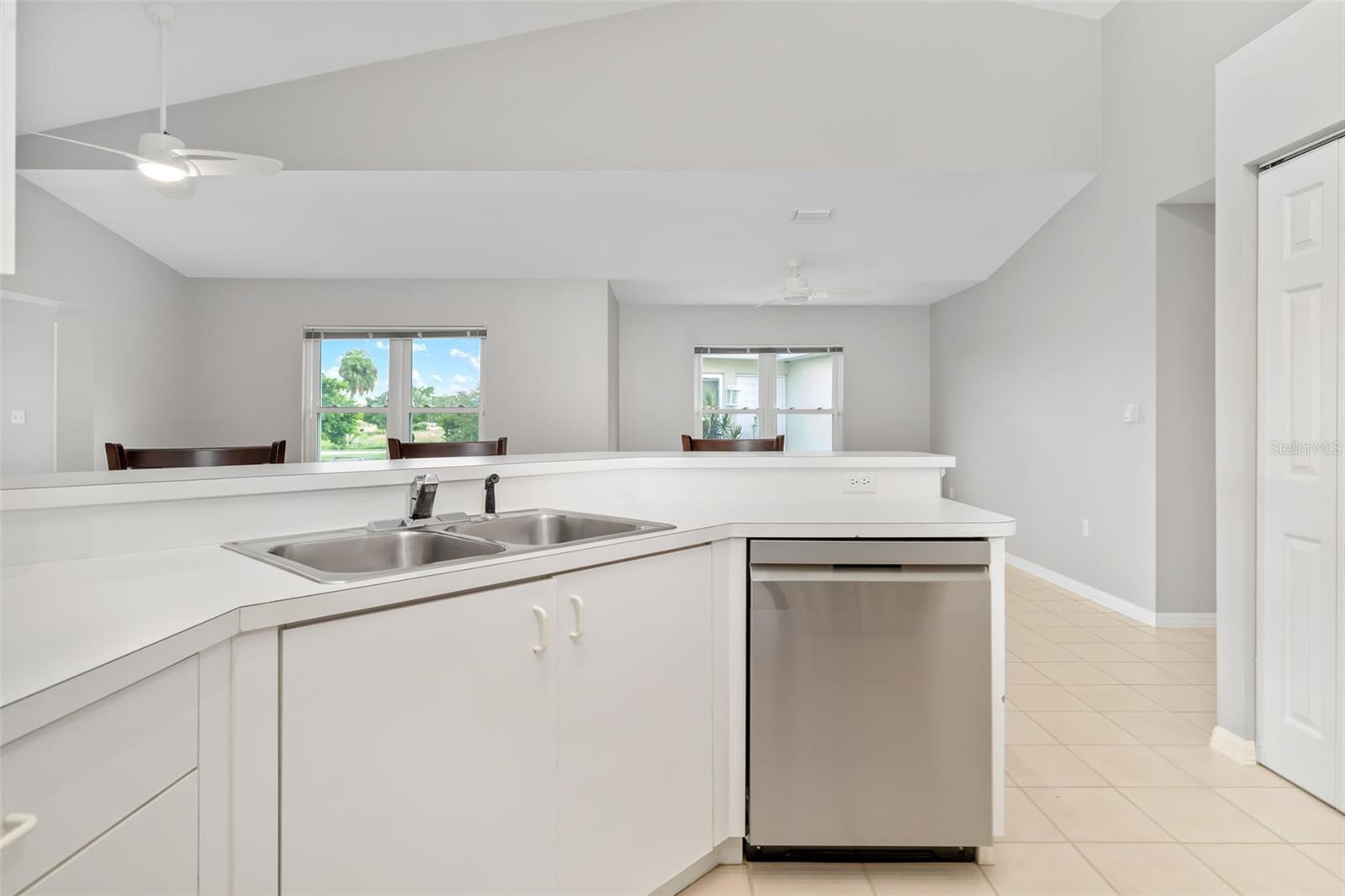 2608 EDGEWATER CT