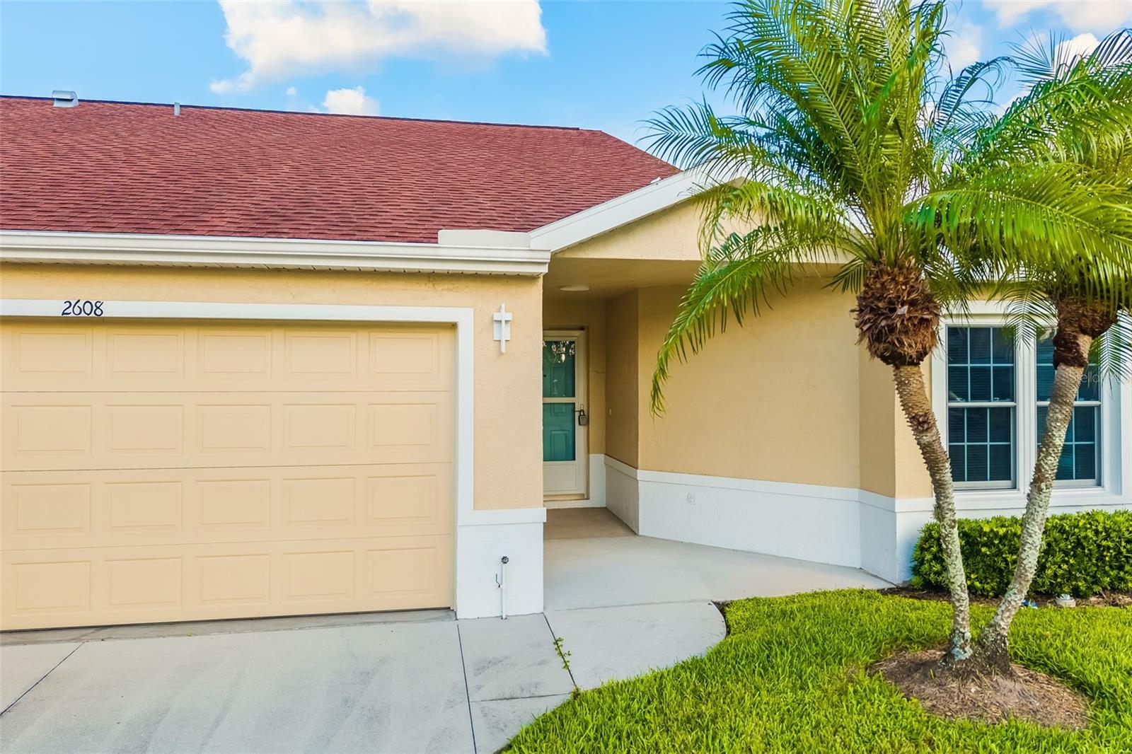 2608 EDGEWATER CT