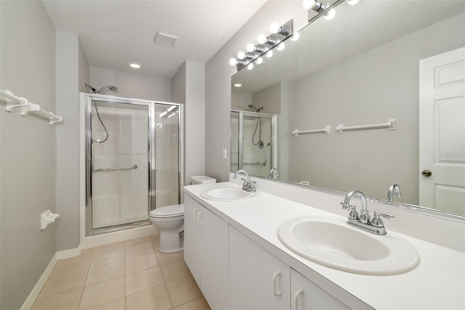 2608 EDGEWATER CT