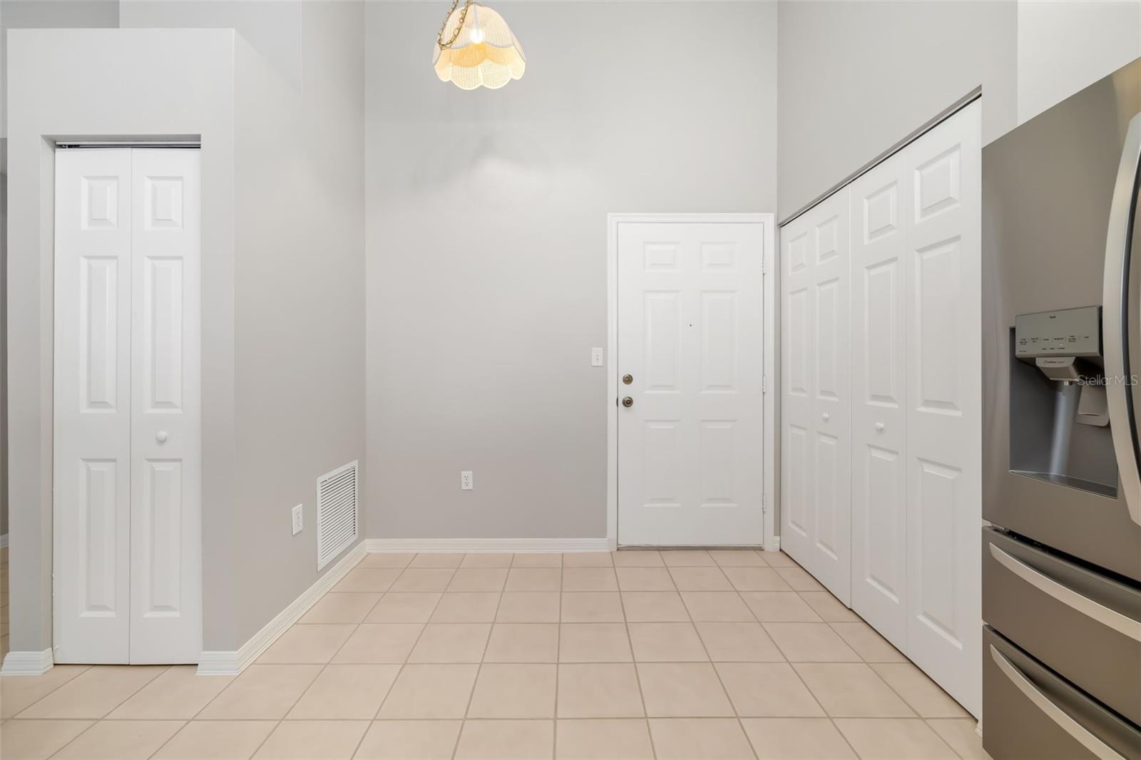 2608 EDGEWATER CT