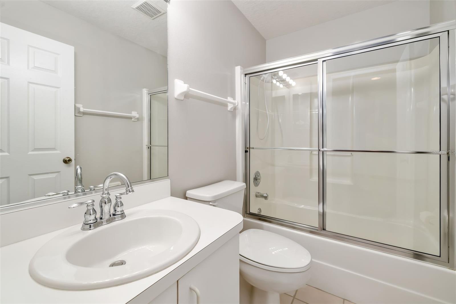 2608 EDGEWATER CT