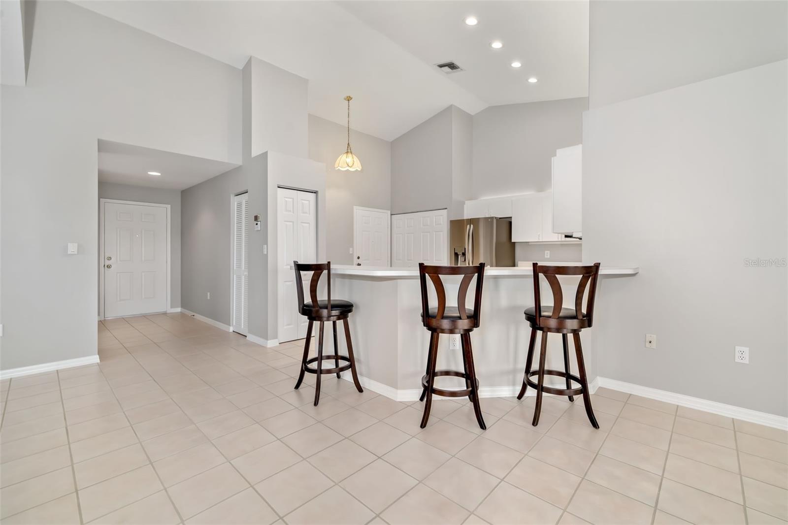 2608 EDGEWATER CT