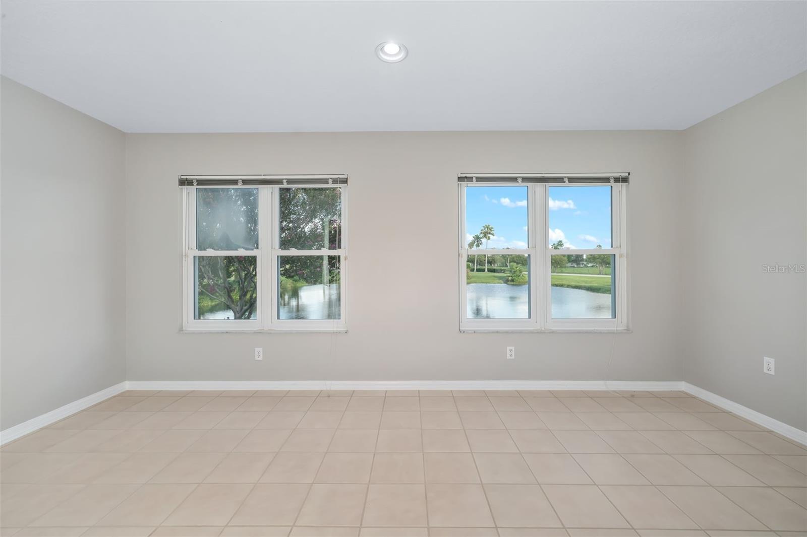2608 EDGEWATER CT