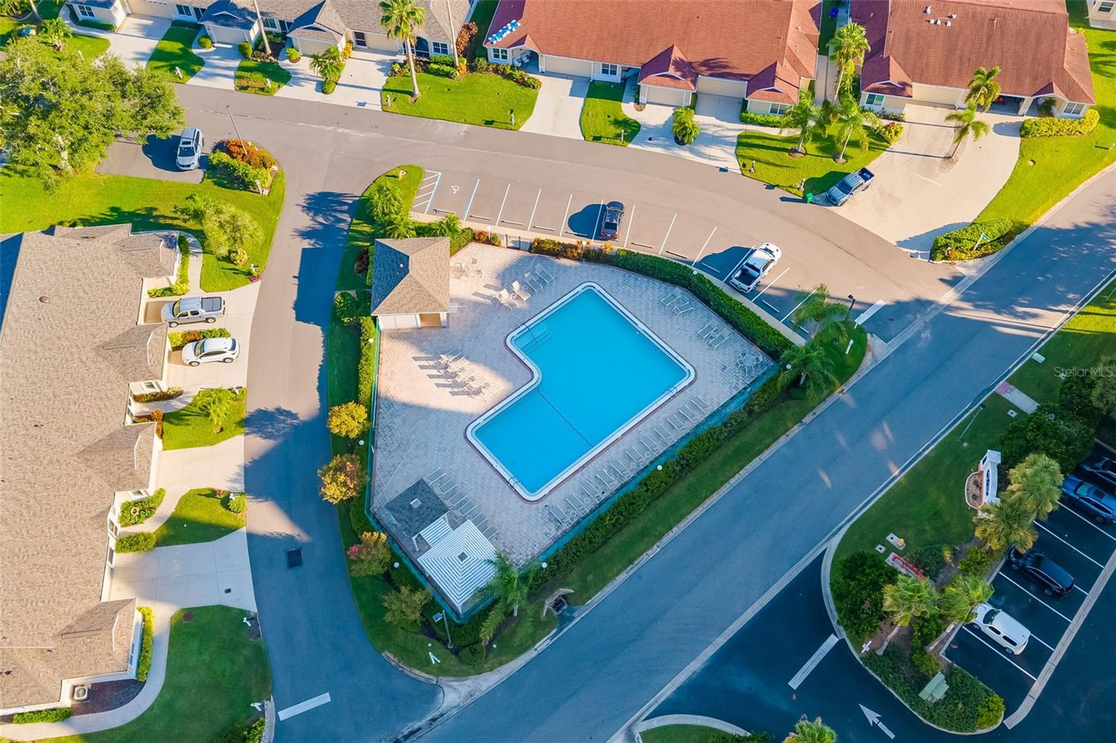 2608 EDGEWATER CT
