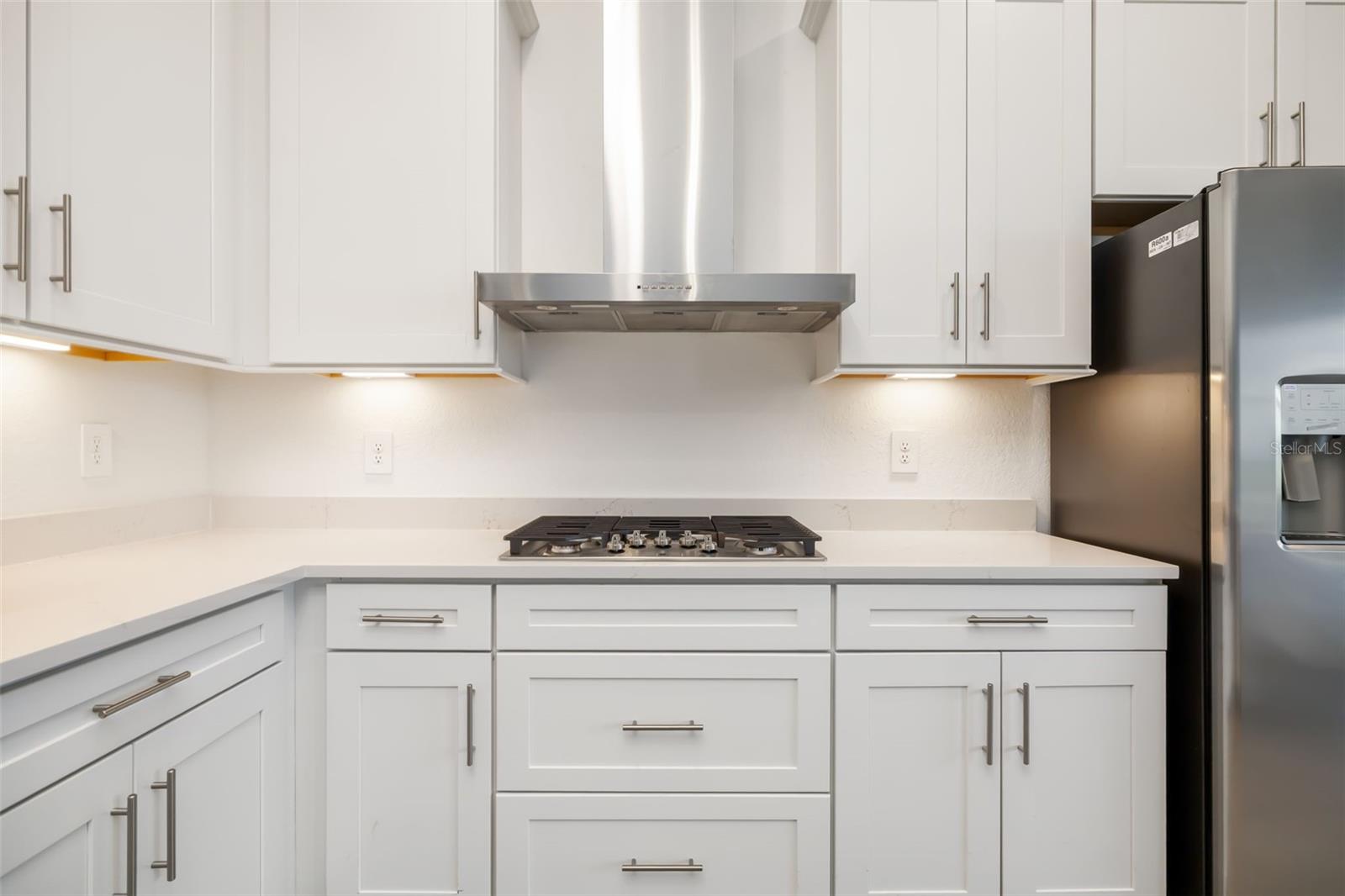 5613 LIGHTNING WHELK LN