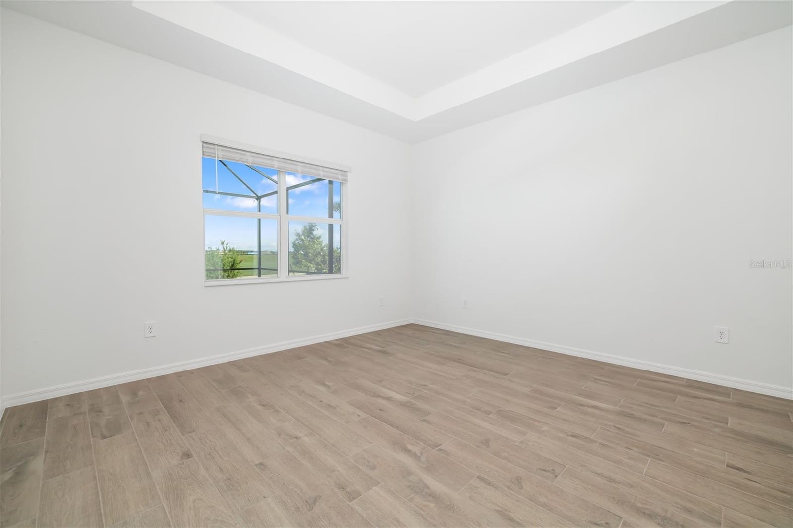 5613 LIGHTNING WHELK LN